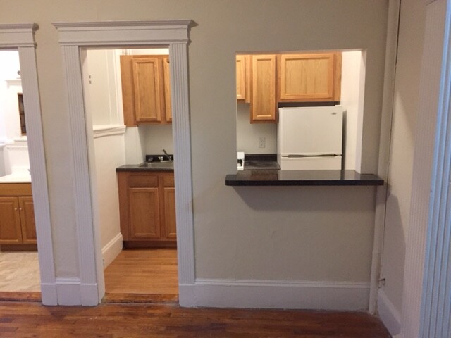 Studio bed, 1 bath apartment for rent at 1329 Commonwealth Ave Unit 4, Allston — photo 6 of 10