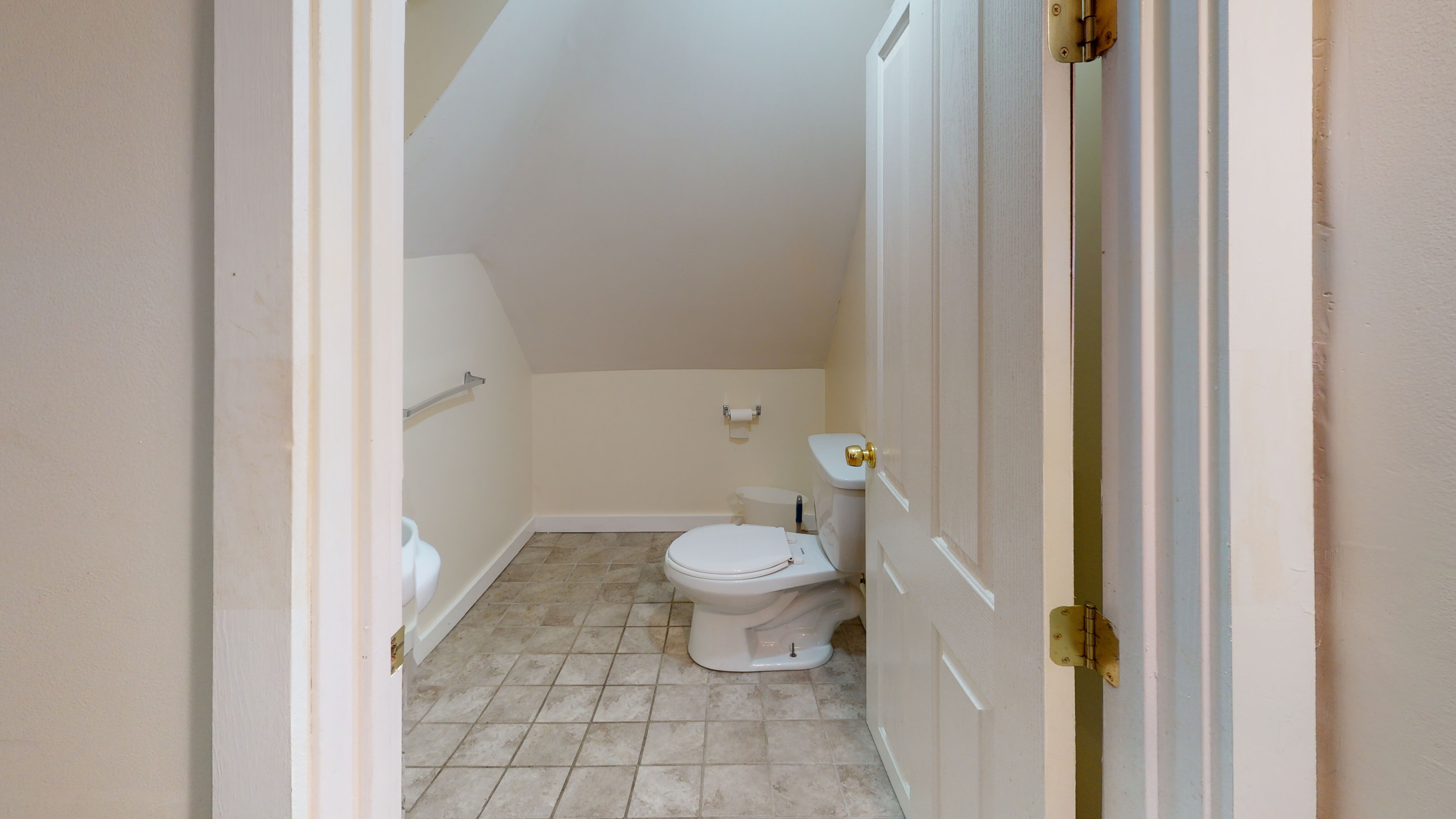 4 bed, 1.5 bath apartment for rent at 50 Fairbanks St Unit 2, Brighton — photo 10 of 11