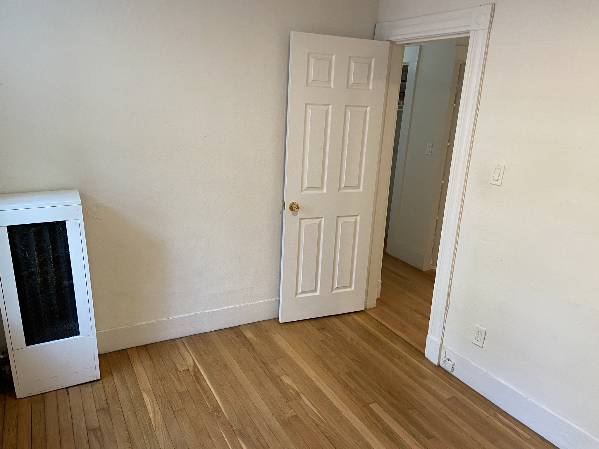 4 bed, 1 bath apartment for rent at 37 Newton St Unit 2, Brighton — photo 1 of 10