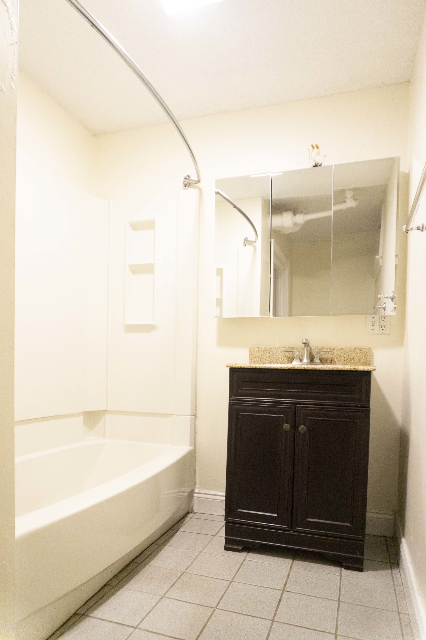 5 bed, 2 bath apartment for rent at 1775 Commonwealth Ave Unit 1, Brighton — photo 11 of 11
