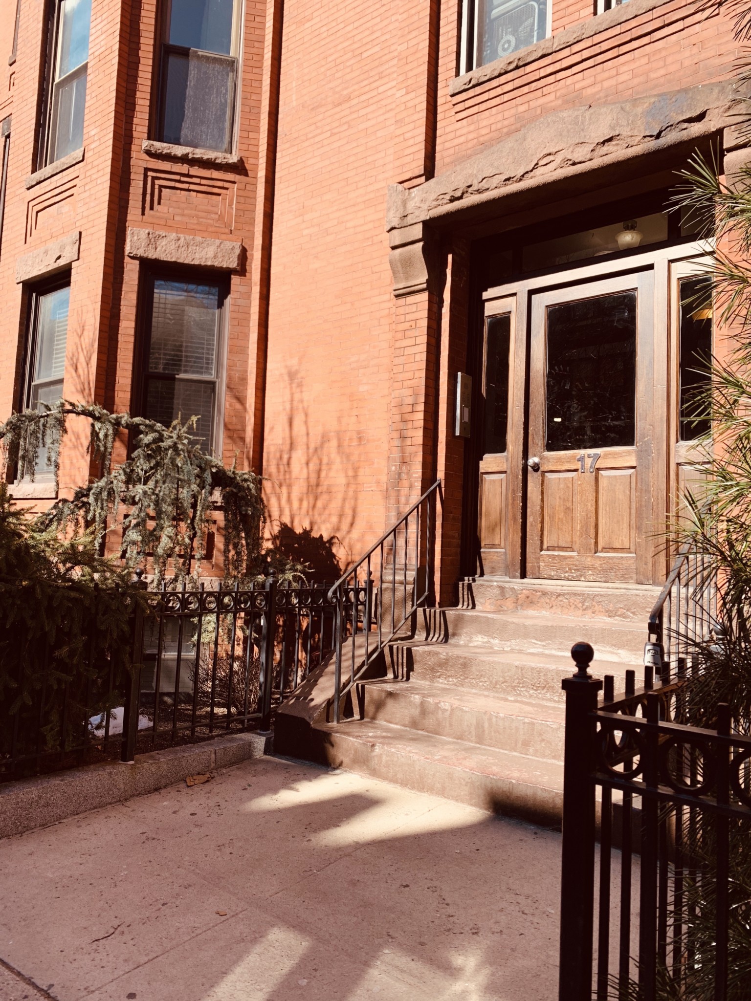 4 bed, 1 bath apartment for rent at 17 Symphony St Unit 6, Fenway — photo 3 of 8