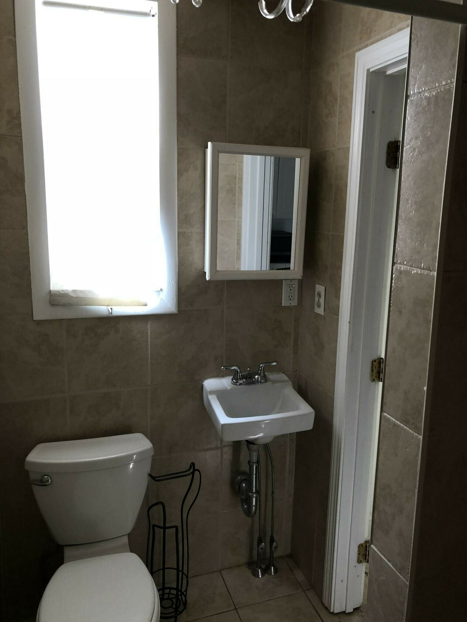 6 bed, 2.5 bath apartment for rent at 10 Pratt St Unit 0, Allston — photo 8 of 8