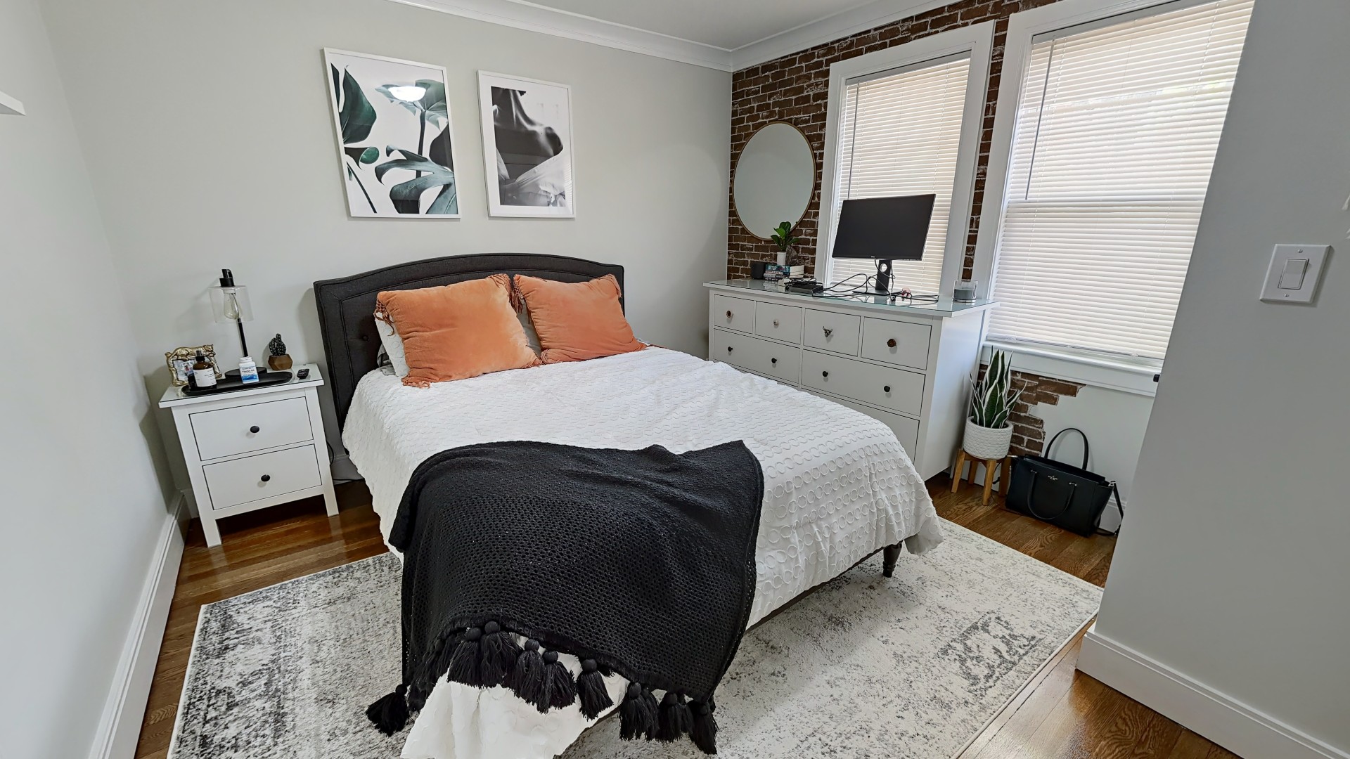 4 bed, 1.5 bath apartment for rent at 18 Nottinghill Rd Unit 2, Brighton — photo 3 of 4