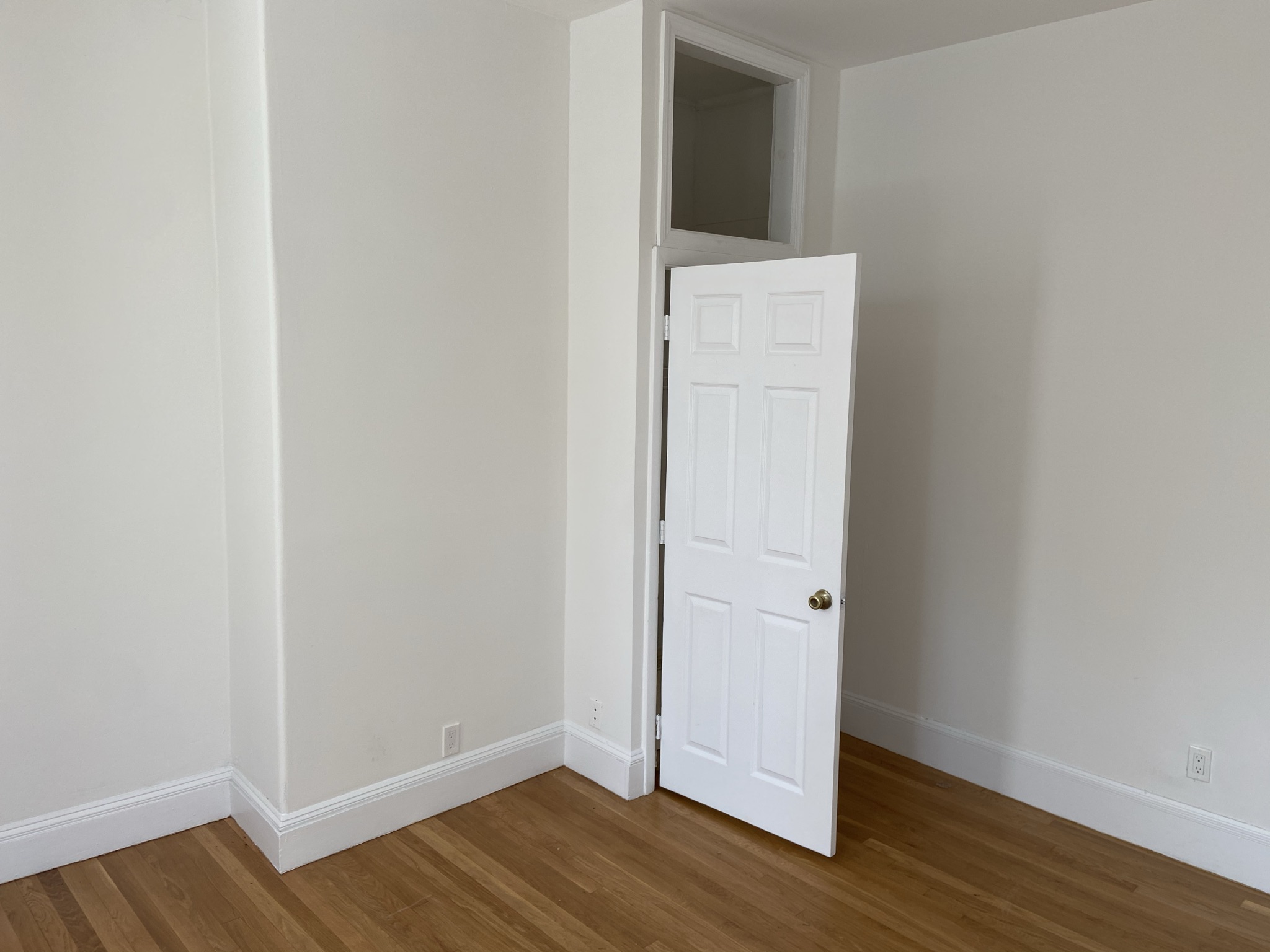 4 bed, 1 bath apartment for rent at 37 Newton St Unit 2, Brighton — photo 4 of 10