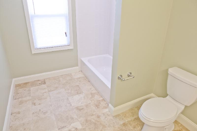 5 bed, 2 bath apartment for rent at 17 Imrie Rd Unit Two, Allston — photo 4 of 16