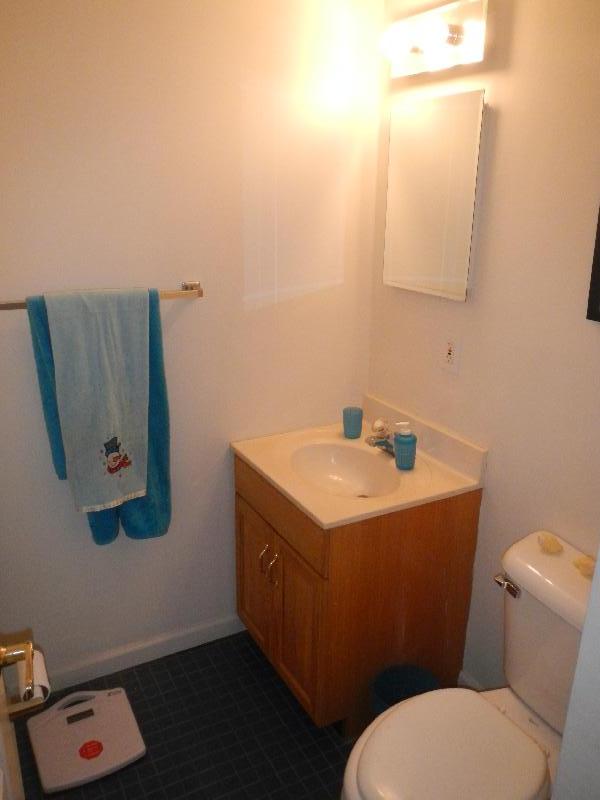 3 bed, 1.5 bath apartment for rent at 62 Hillside St Unit 3, Mission Hill — photo 8 of 11