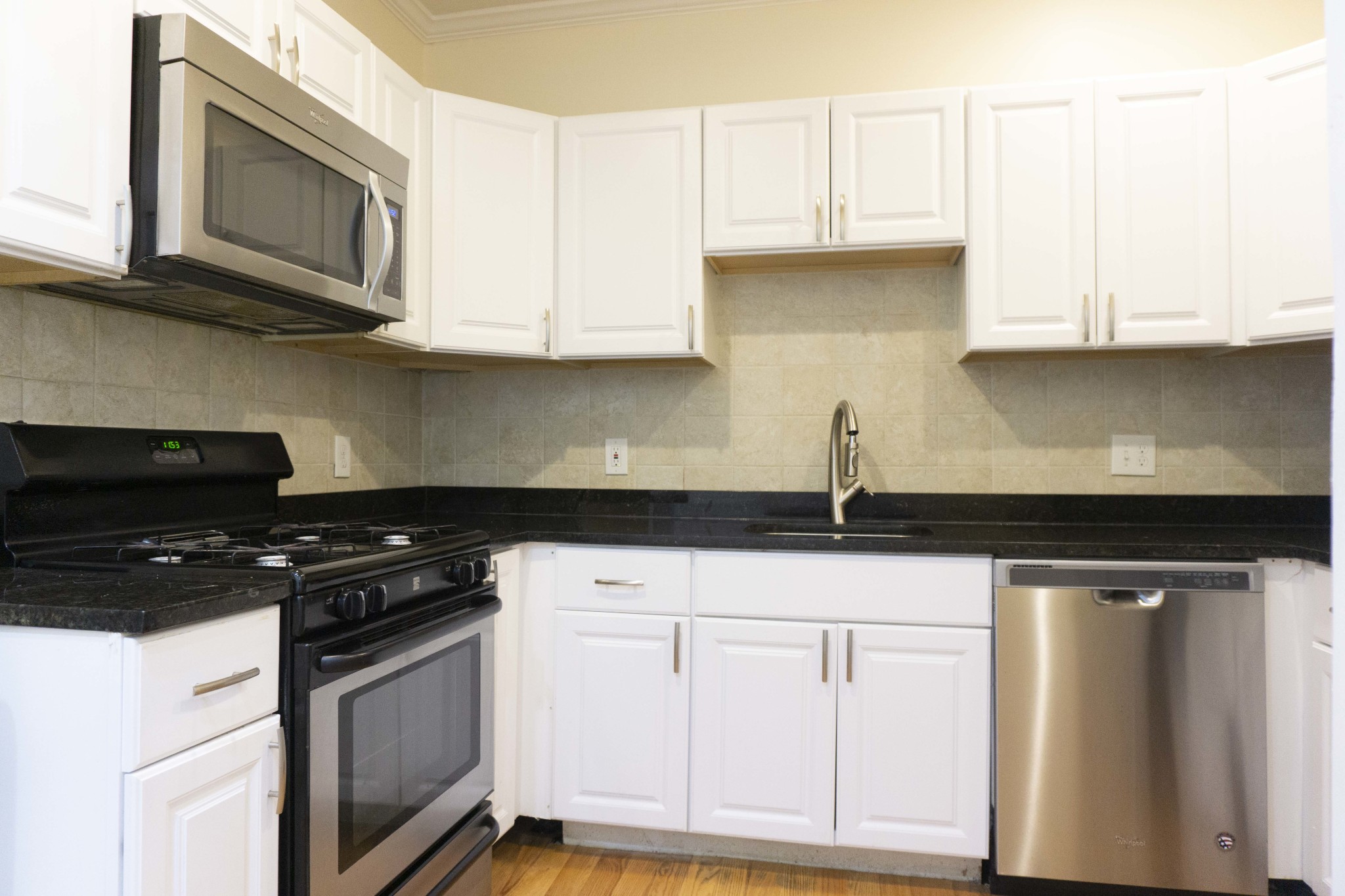 5 bed, 2 bath apartment for rent at 1781 Commonwealth Ave Unit 1, Brighton — photo 1 of 11