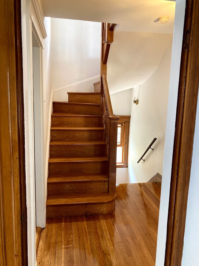 5 bed, 2 bath apartment for rent at 110 Sumner Rd Unit 2, Brookline Hills — photo 7 of 10