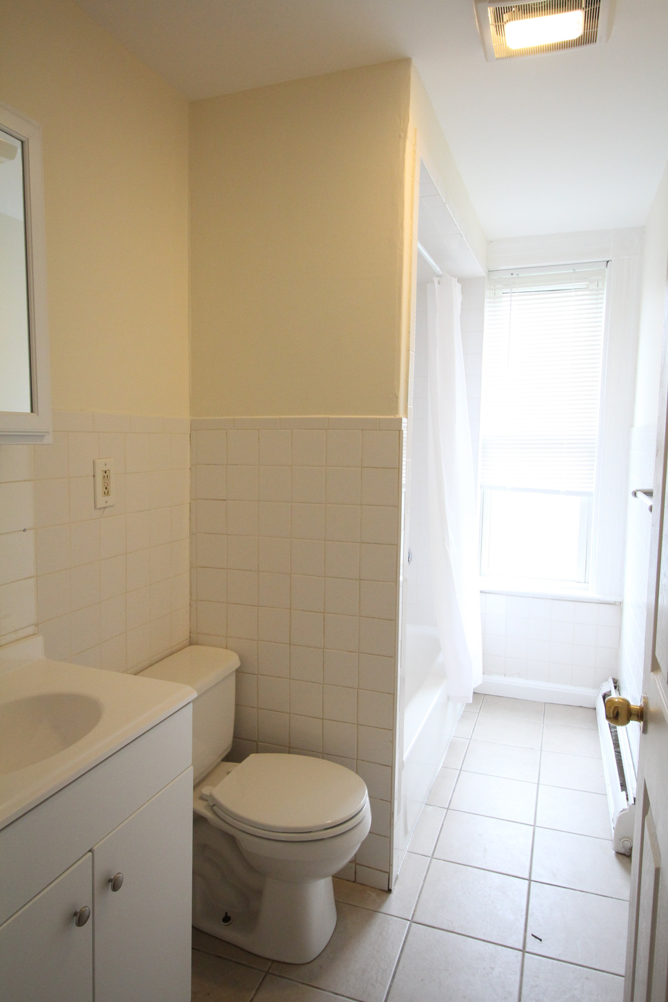 4 bed, 1 bath apartment for rent at 40 Forest St Unit 1, Roxbury — photo 20 of 21