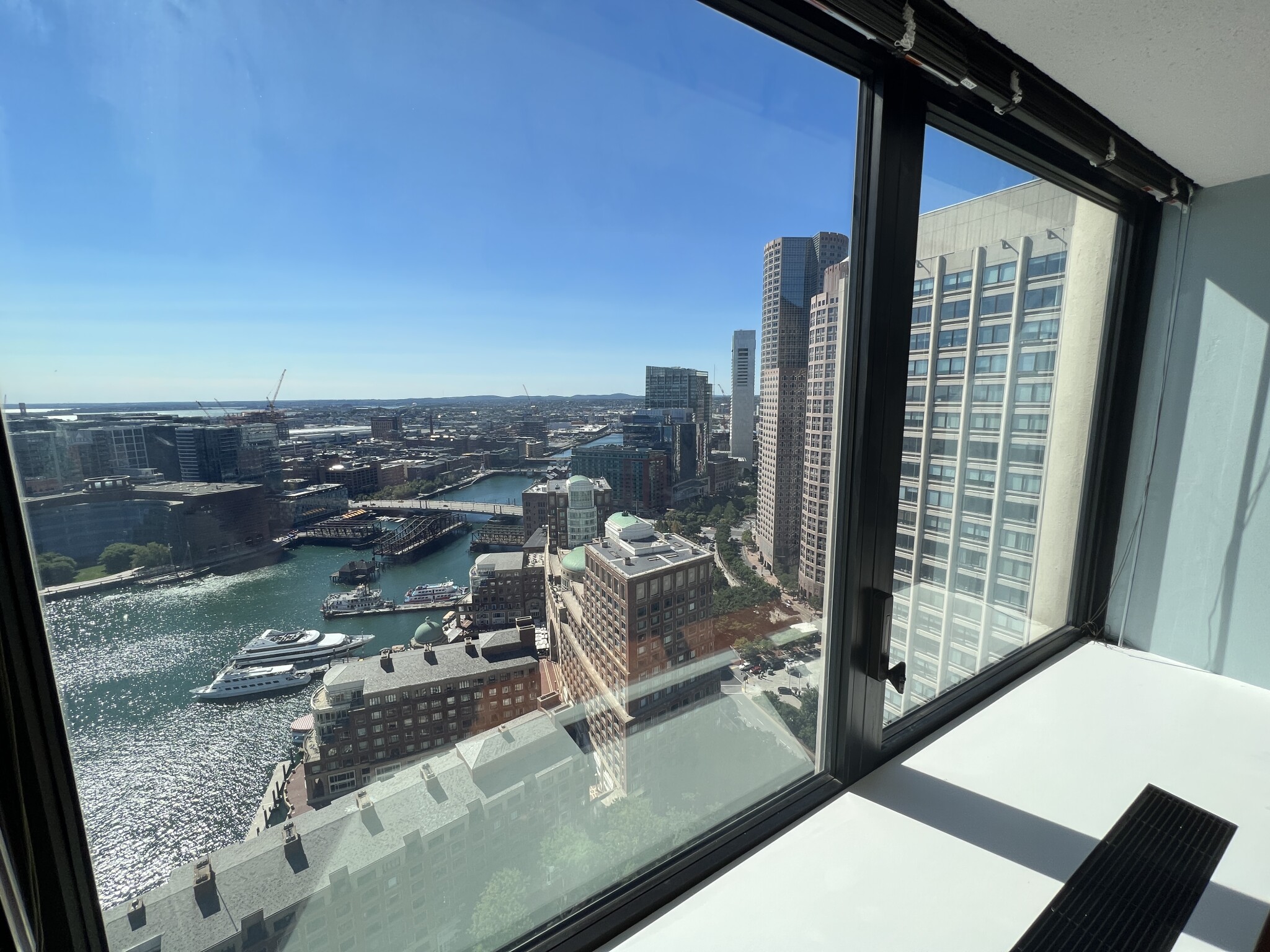 2 bed, 1 bath apartment for rent at 85 East India Row Unit 37B, Waterfront — photo 1 of 23