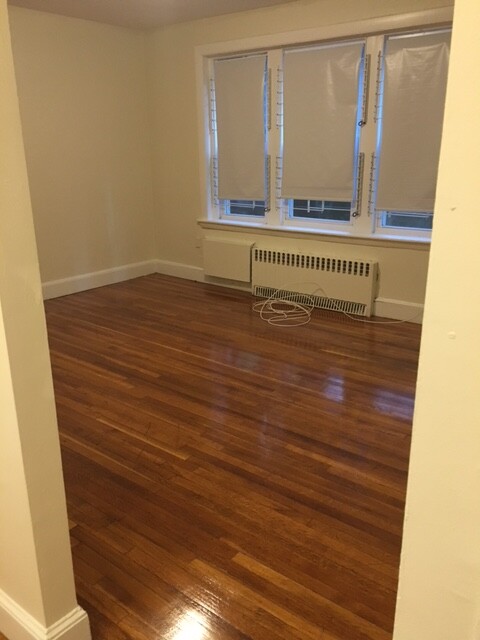 2 bed, 1 bath apartment for rent at 32 Lancaster Ter Unit 107, Washington Square — photo 6 of 10
