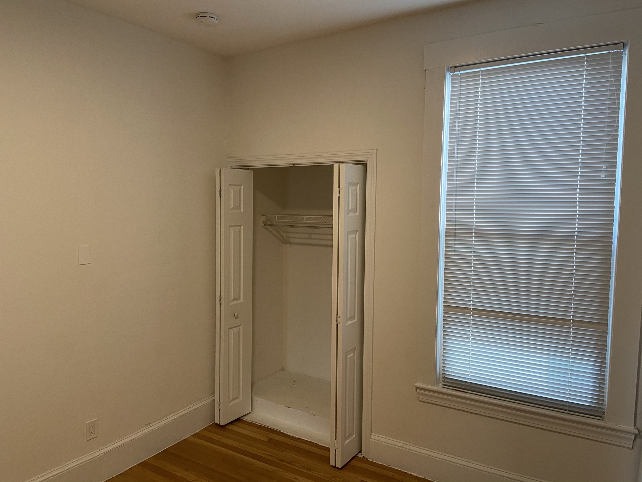 4 bed, 1 bath apartment for rent at 33 Newton St Unit 2, Brighton — photo 8 of 11