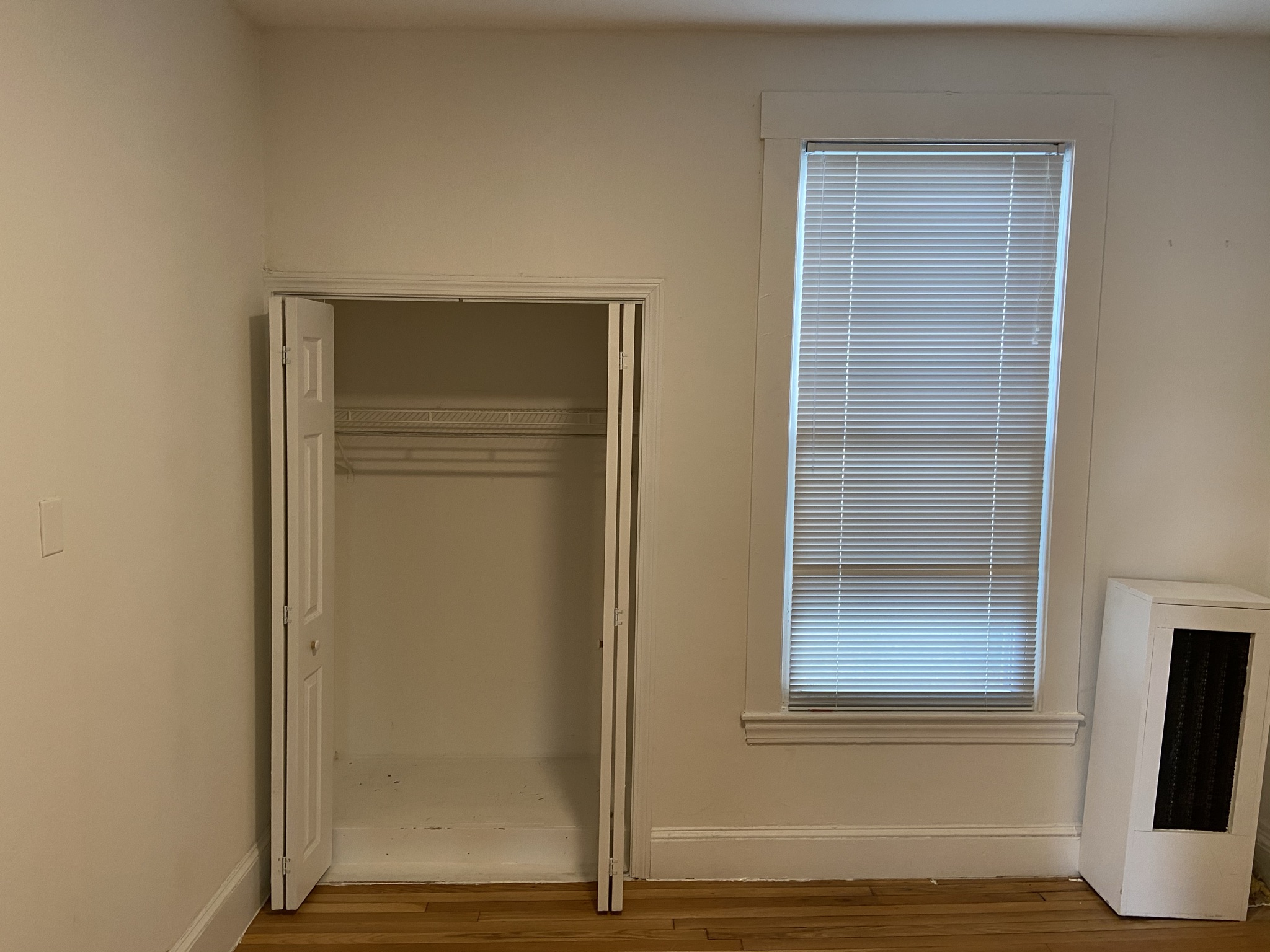 4 bed, 1 bath apartment for rent at 33 Newton St Unit 2, Brighton — photo 9 of 11