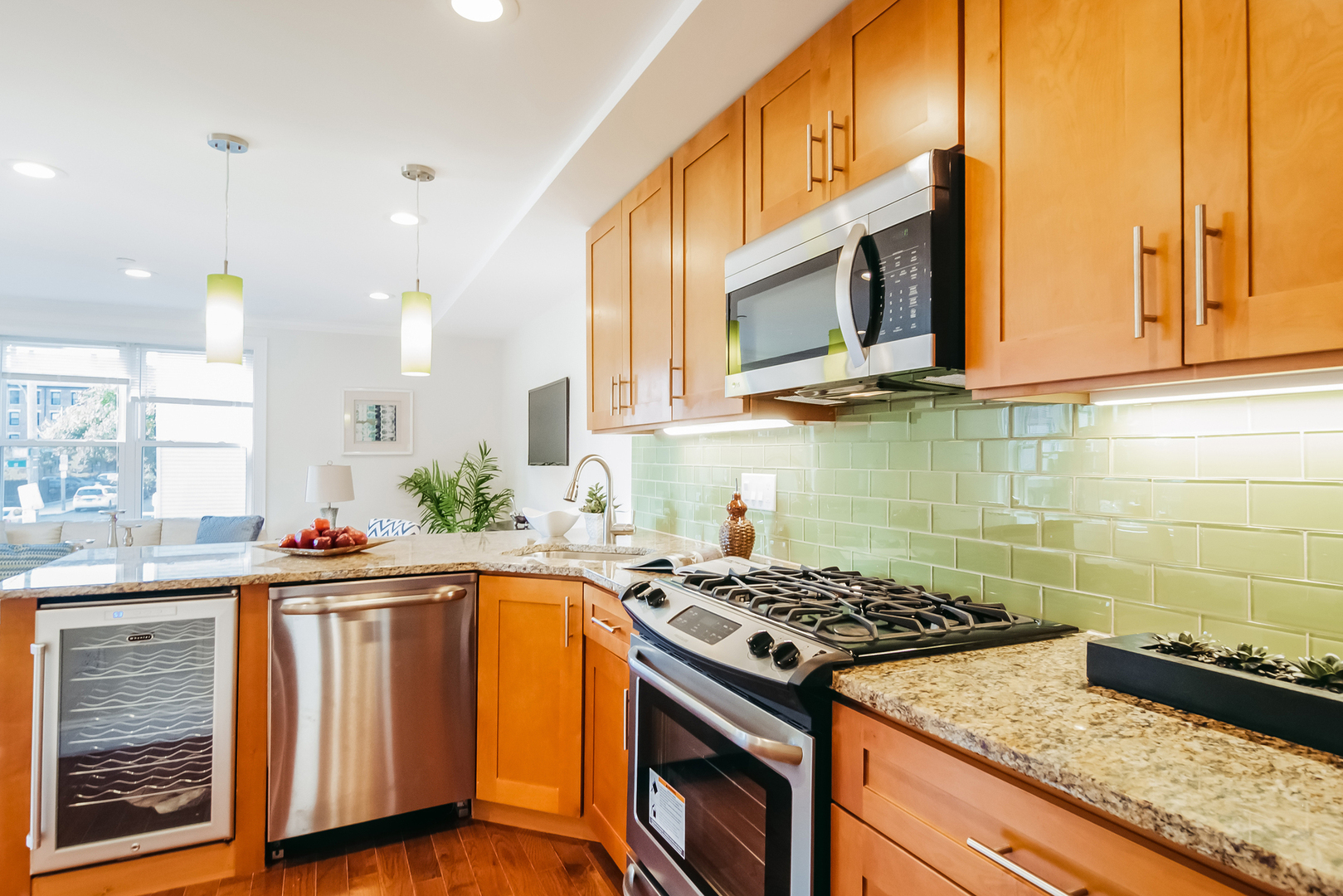 2 bed, 1 bath apartment for rent at 109 Maverick St Unit 1, East Boston — photo 12 of 14