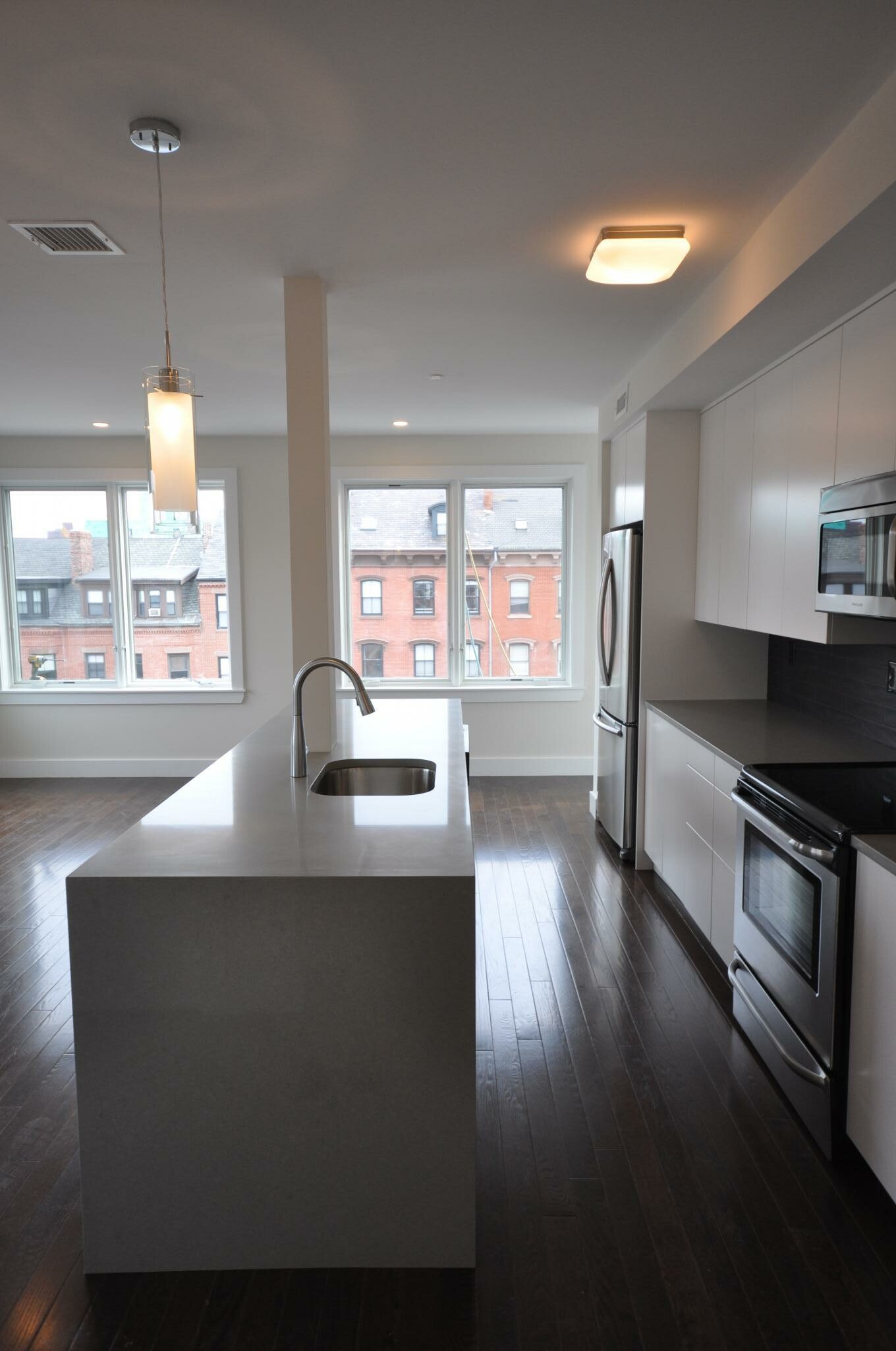 4 bed, 2 bath apartment for rent at 659 Massachusetts Ave Unit 8, South End — photo 4 of 25