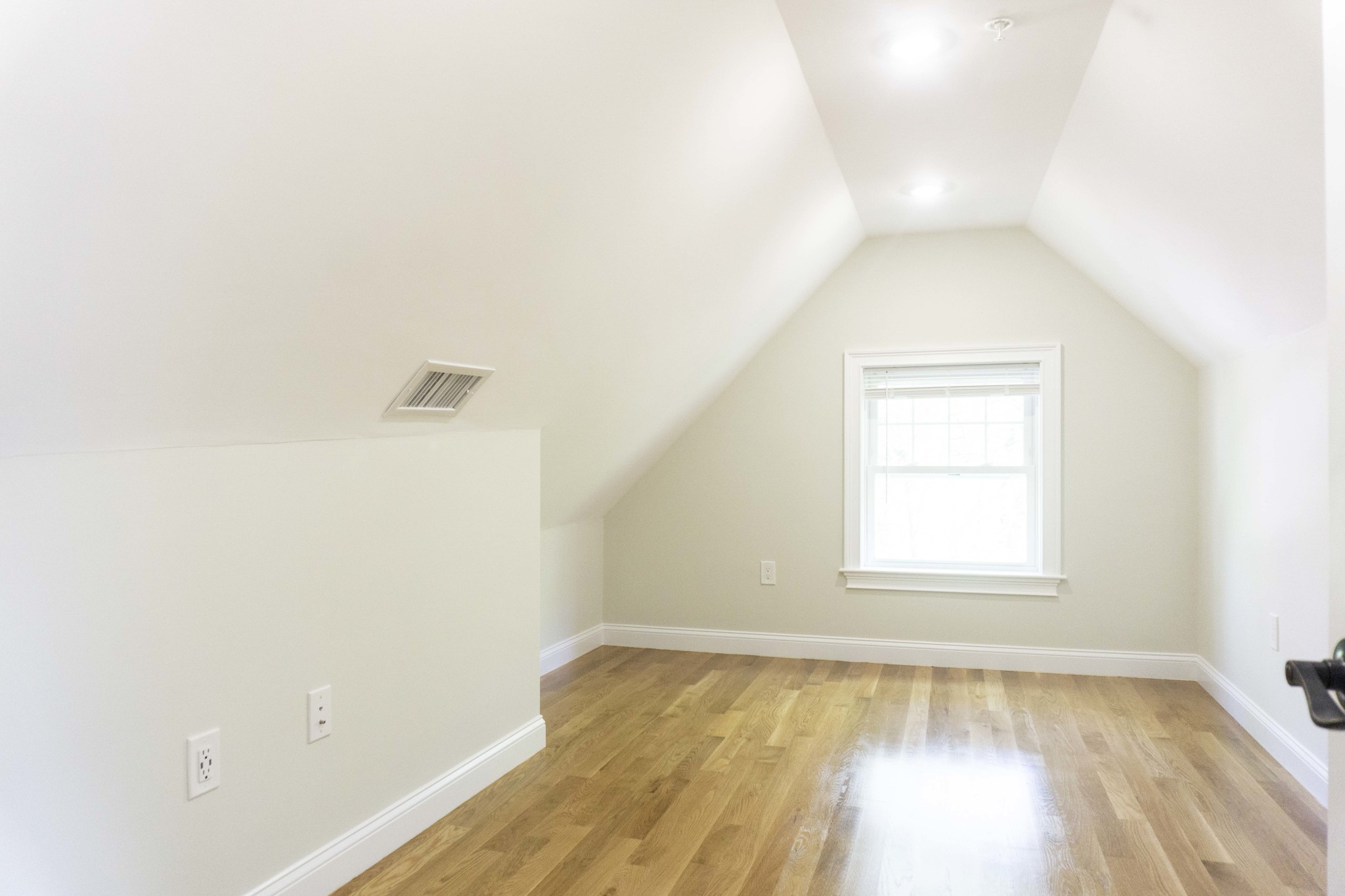 2 bed, 2 bath apartment for rent at 63 Gordon St Unit 3, Allston — photo 3 of 6
