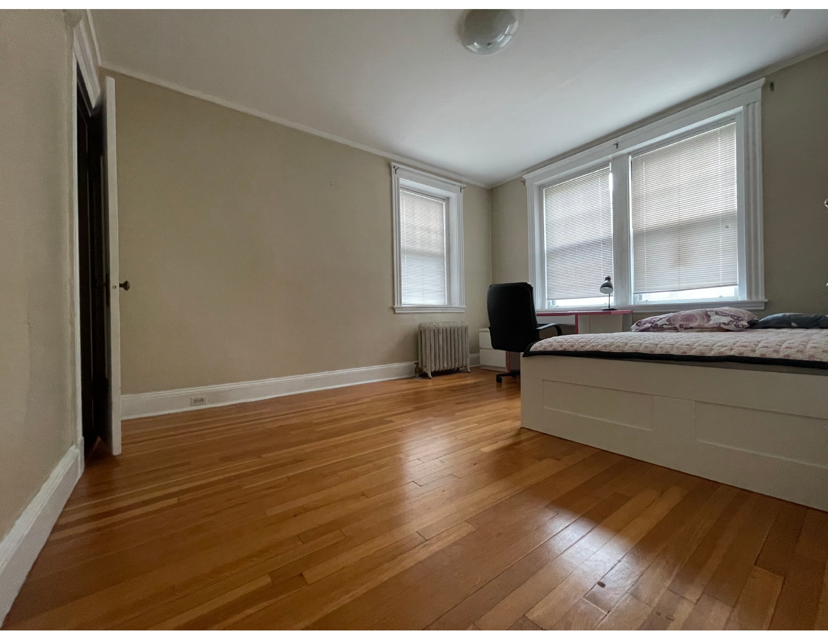 2 bed, 1 bath apartment for rent at 1983 Commonwealth Ave Unit 4, Brighton — photo 3 of 11