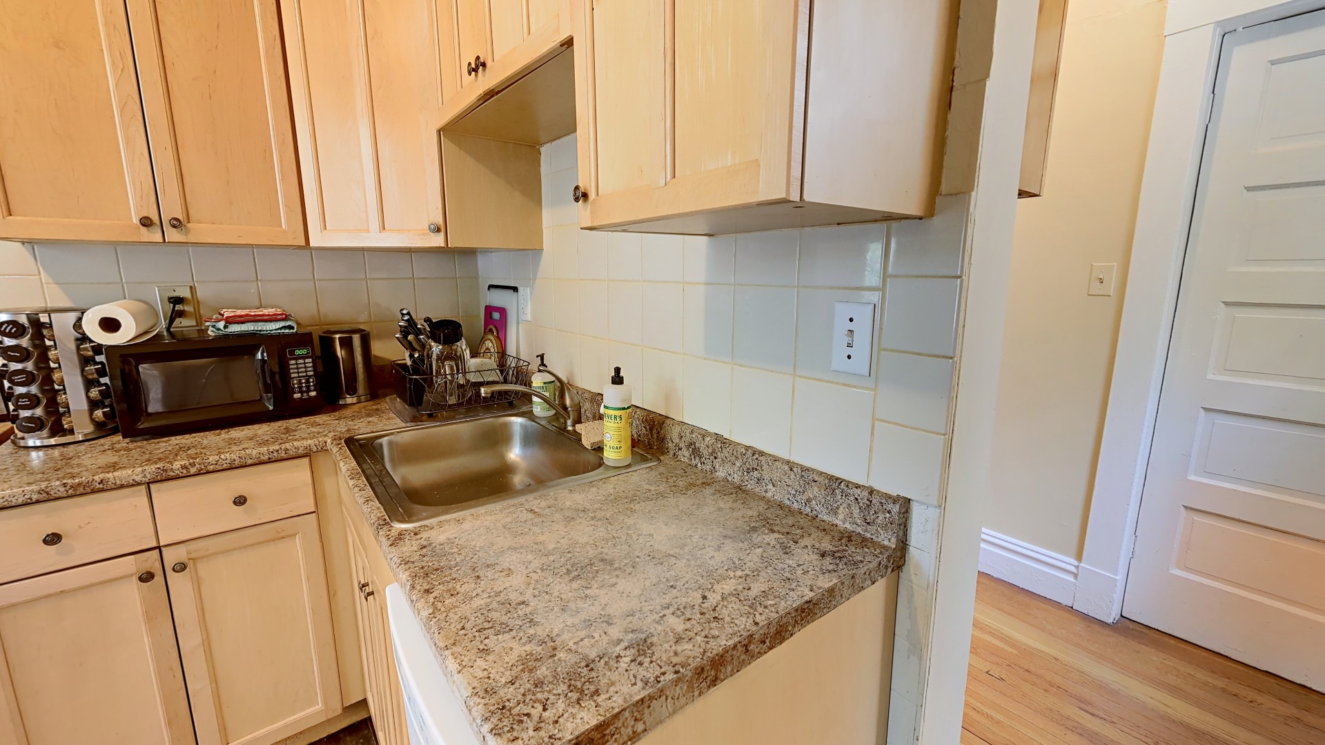 3 bed, 1 bath apartment for rent at 53 Strathmore Unit 3, Brighton — photo 21 of 23