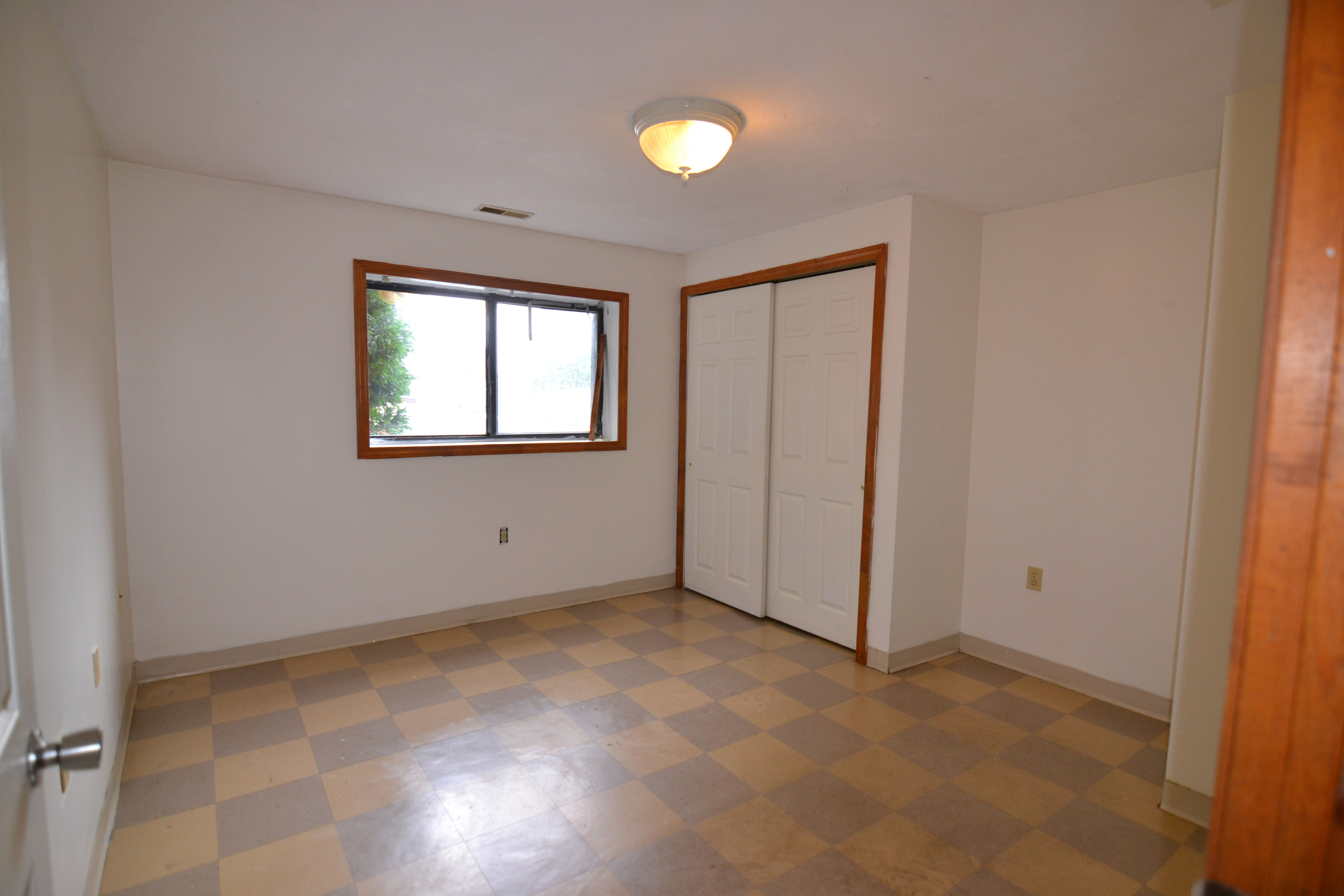 3 bed, 1 bath apartment for rent at 3 Darling St Unit 2, Mission Hill