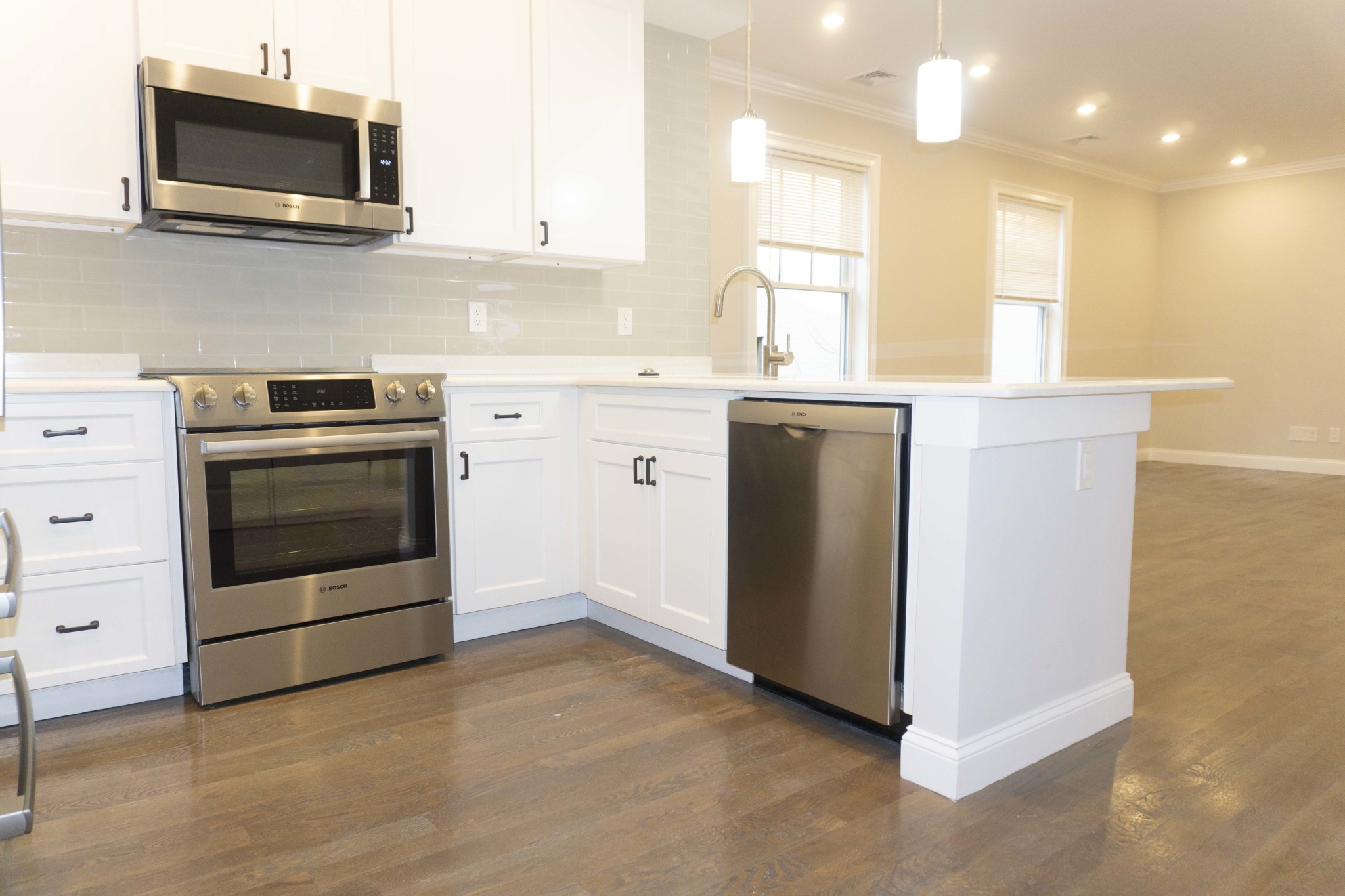 4 bed, 1.5 bath apartment for rent at 16 Nottinghill Rd Unit 2, Brighton — photo 1 of 4