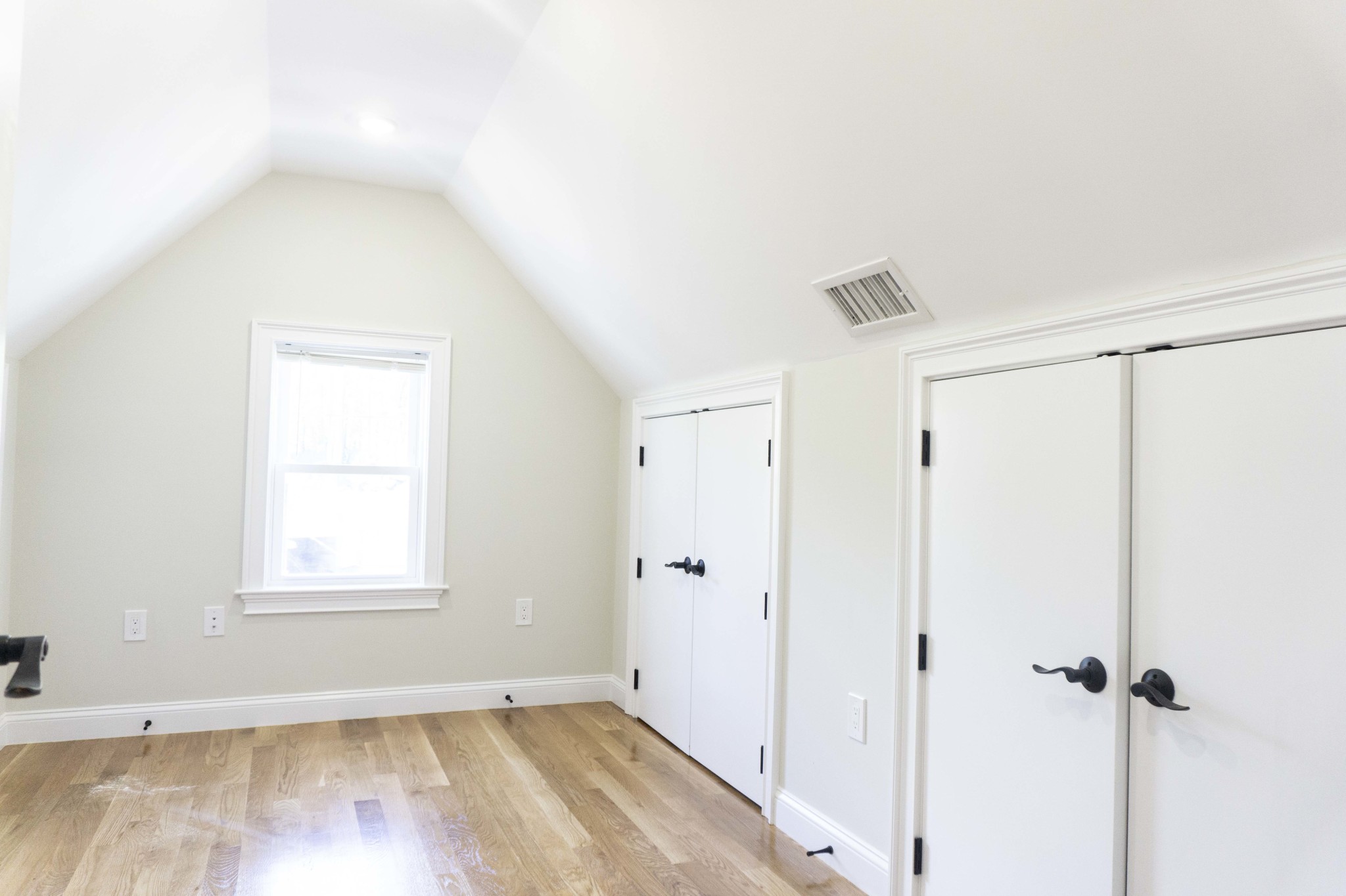2 bed, 2 bath apartment for rent at 63 Gordon St Unit 3, Allston — photo 4 of 6