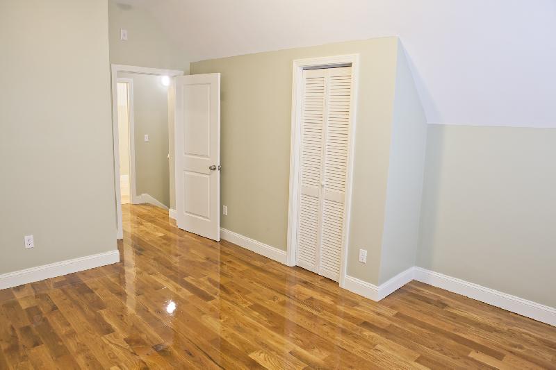 5 bed, 2 bath apartment for rent at 17 Imrie Rd Unit Two, Allston — photo 6 of 16