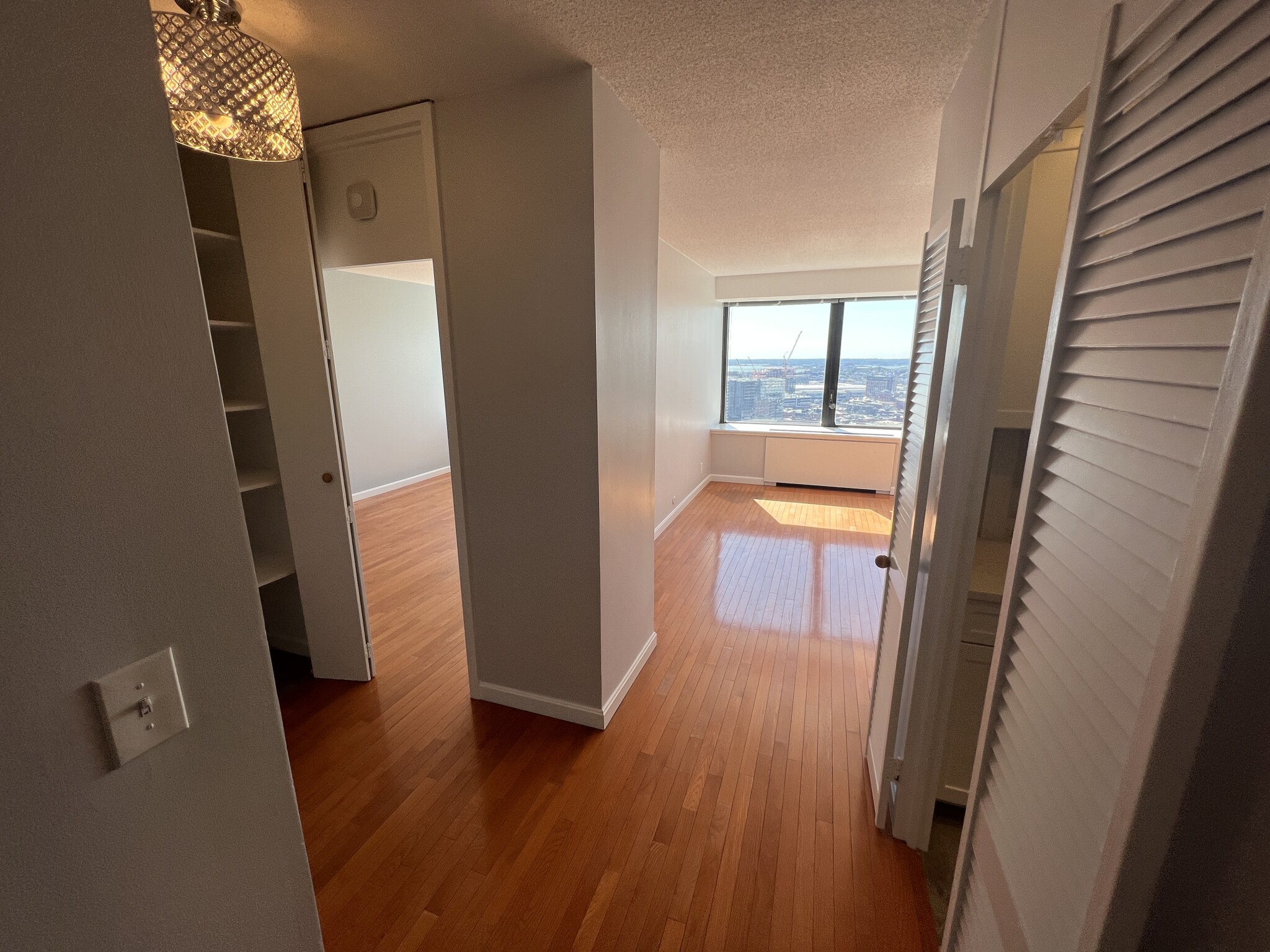 2 bed, 1 bath apartment for rent at 85 East India Row Unit 37B, Waterfront — photo 20 of 23