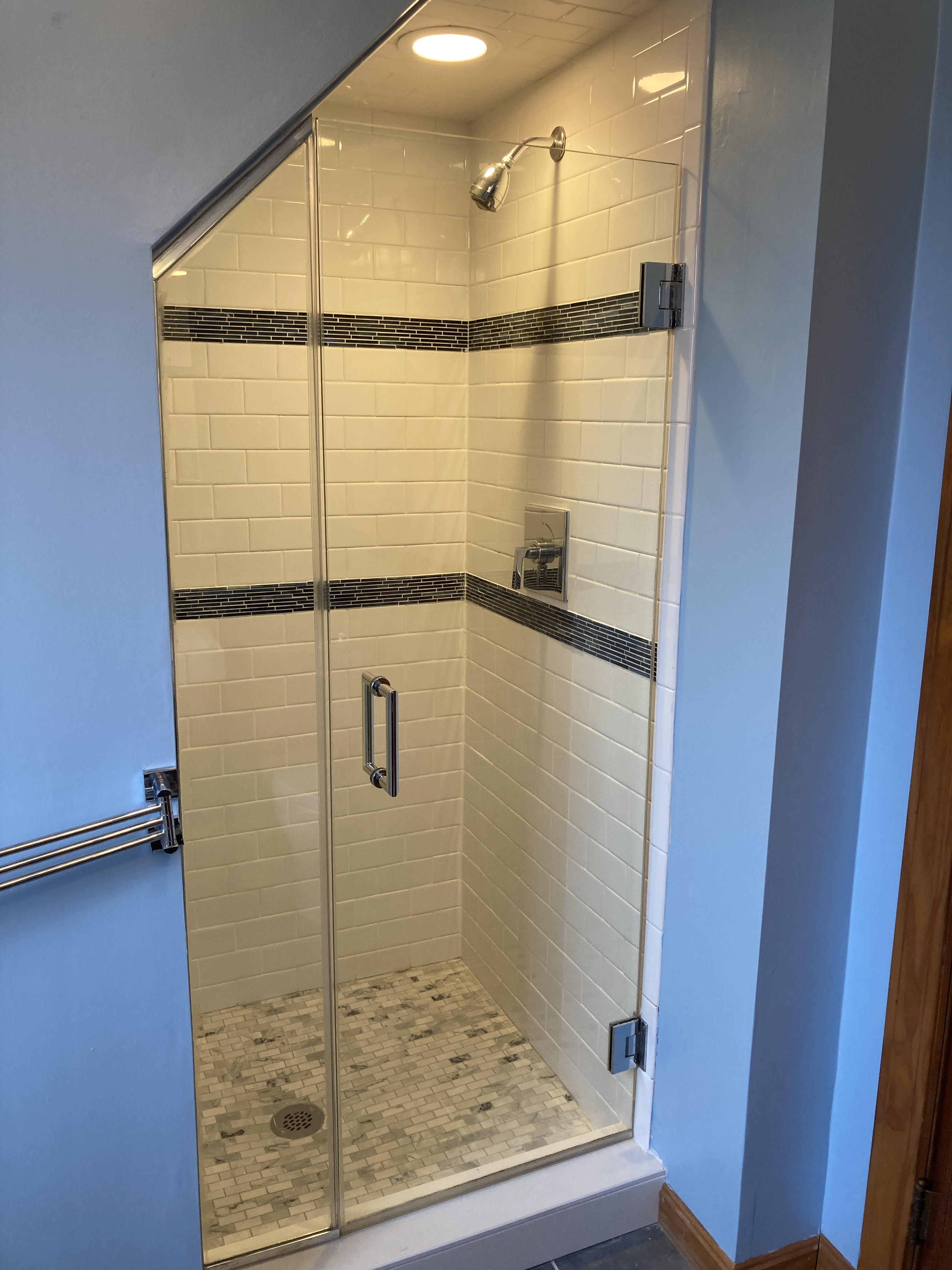 5 bed, 2 bath apartment for rent at 112 Sumner Rd Unit 2, Brookline Hills — photo 8 of 10