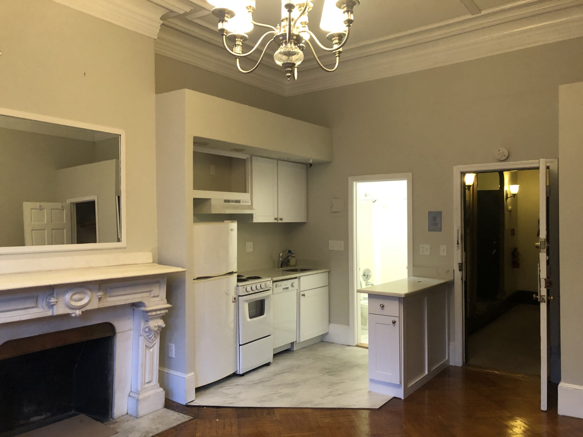 Studio bed, 1 bath apartment for rent at 307 Beacon St Unit 8, Back Bay