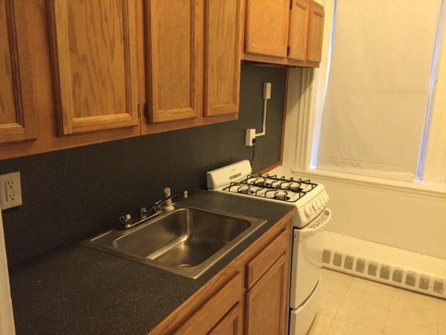 1 split bed, 1 bath apartment for rent at 1686 Commonwealth Ave Unit 4, Brighton — photo 5 of 8