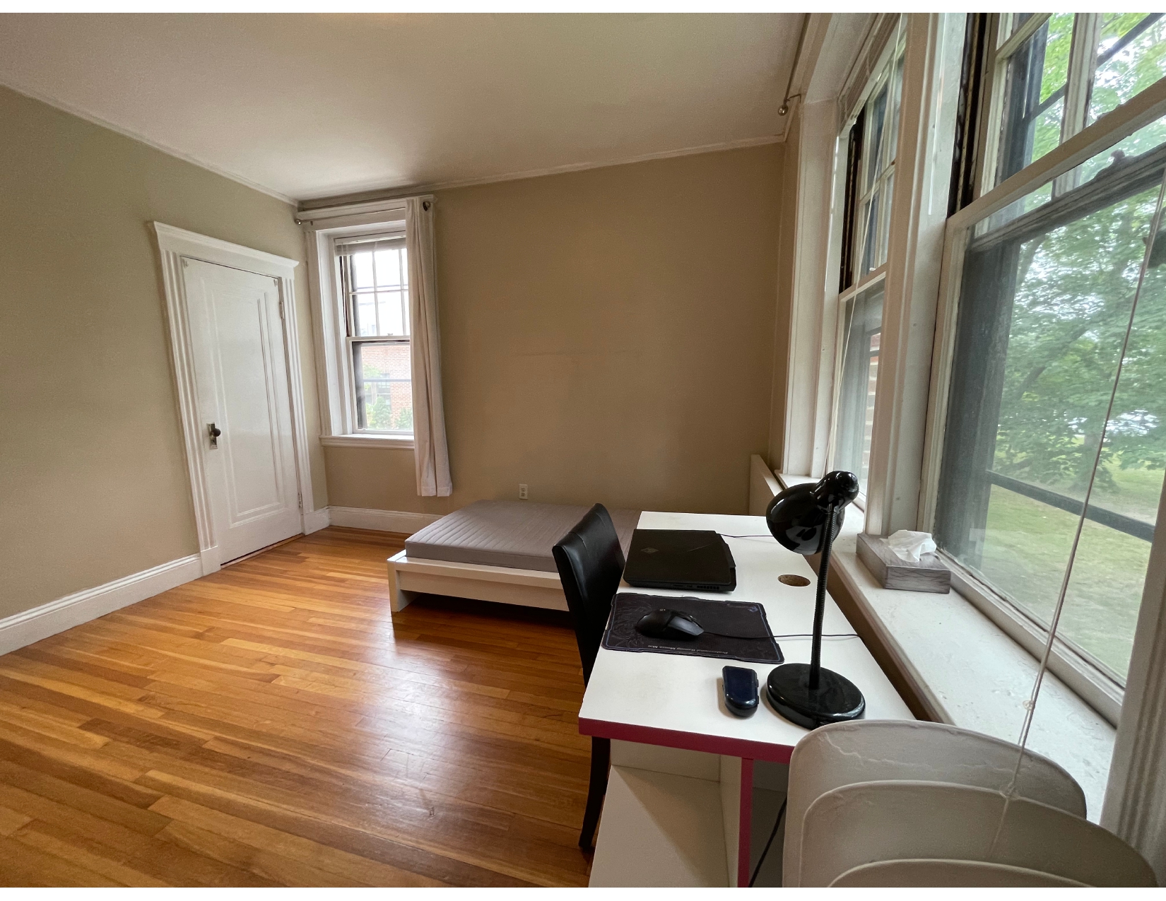 2 bed, 1 bath apartment for rent at 1983 Commonwealth Ave Unit 4, Brighton — photo 4 of 11