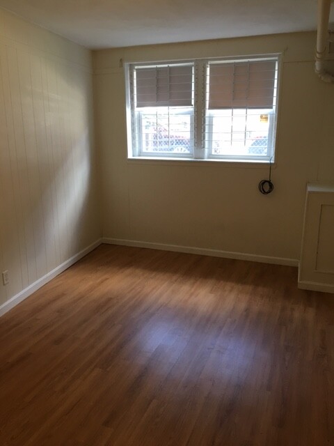 1 split bed, 1 bath apartment for rent at 120 Sutherland Rd Unit A, Brighton — photo 5 of 7