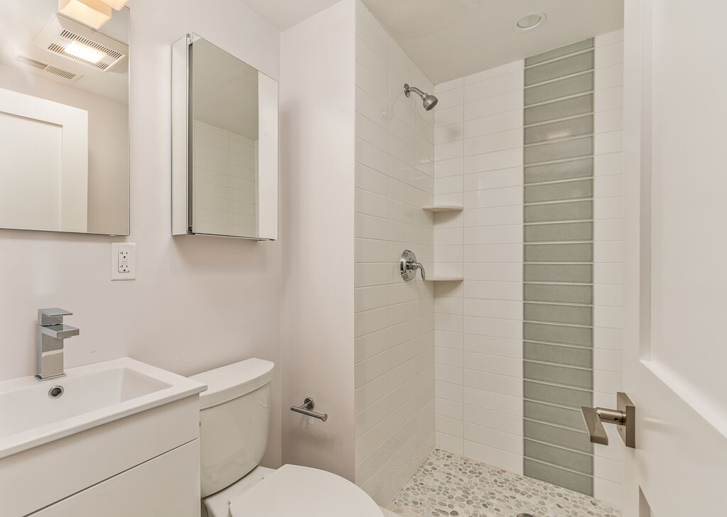 4 bed, 2 bath apartment for rent at 7 Alleghany St Unit 1, Mission Hill — photo 7 of 8