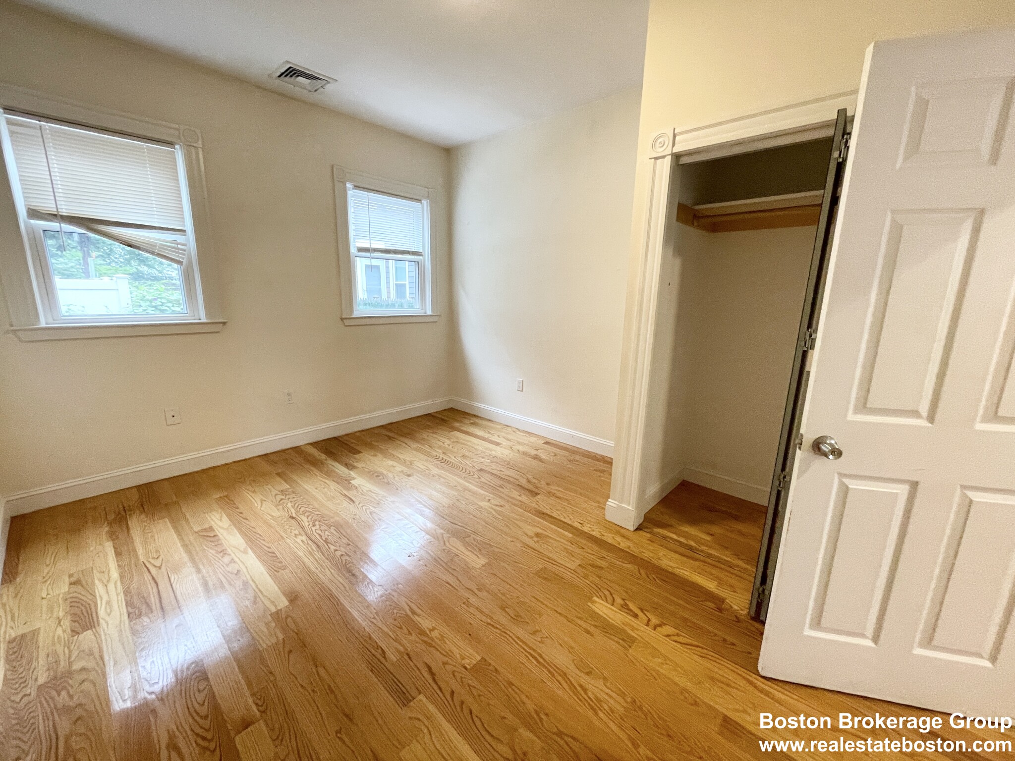 5 bed, 3 bath apartment for rent at 98 L St Unit 1F, South Boston — photo 6 of 15