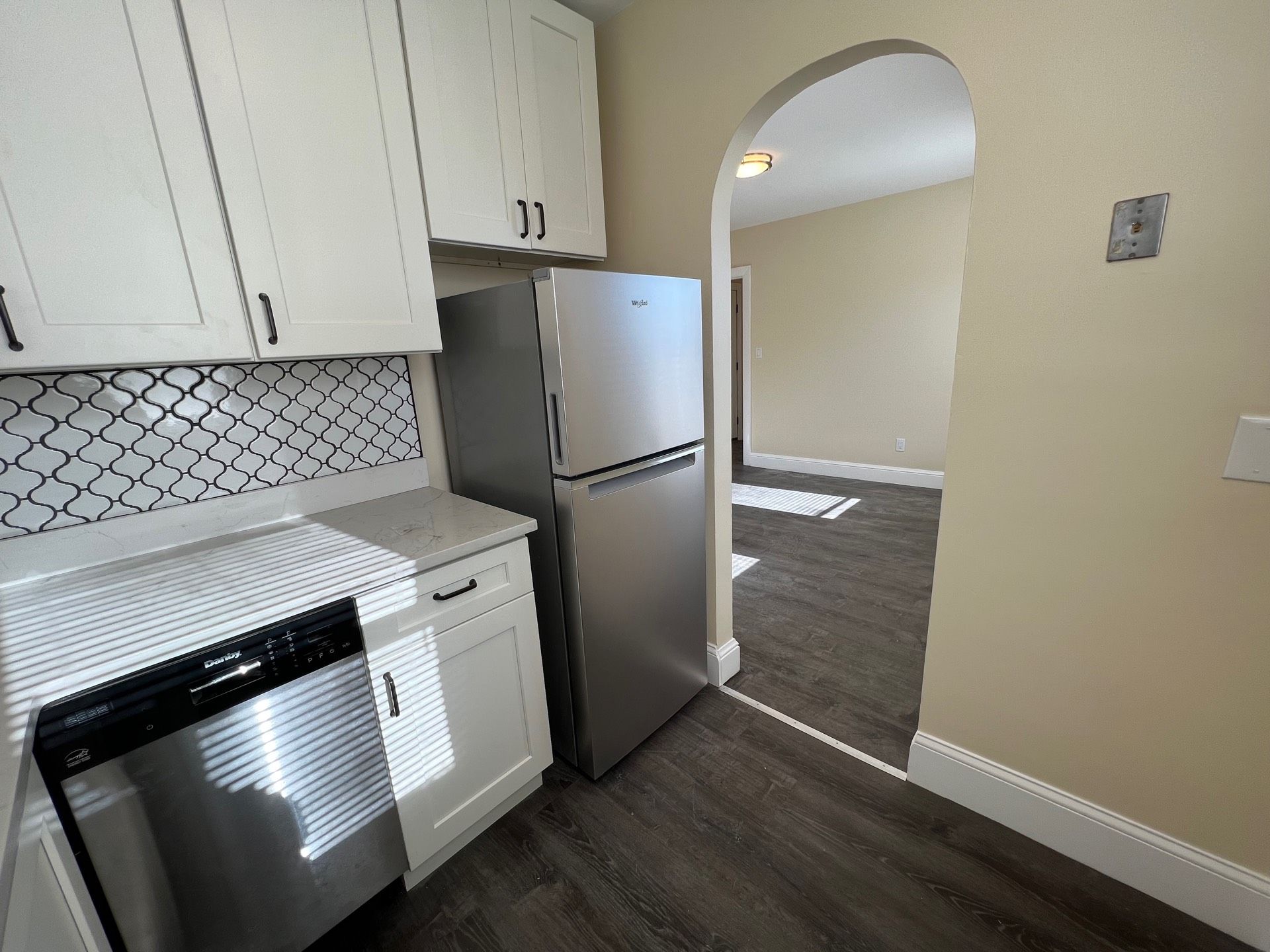 2 bed, 1 bath apartment for rent at 87 Winthrop Shore Dr Unit 2F, Winthrop — photo 6 of 21