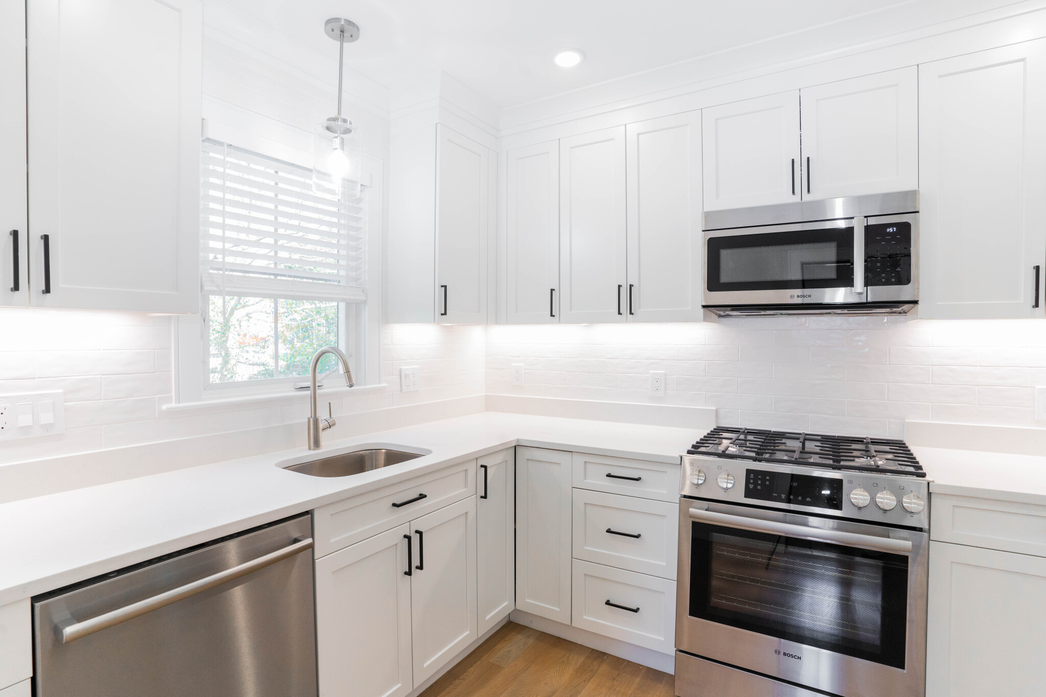 4 bed, 2 bath apartment for rent at 16 Atkins St Unit 1, Brighton — photo 10 of 11