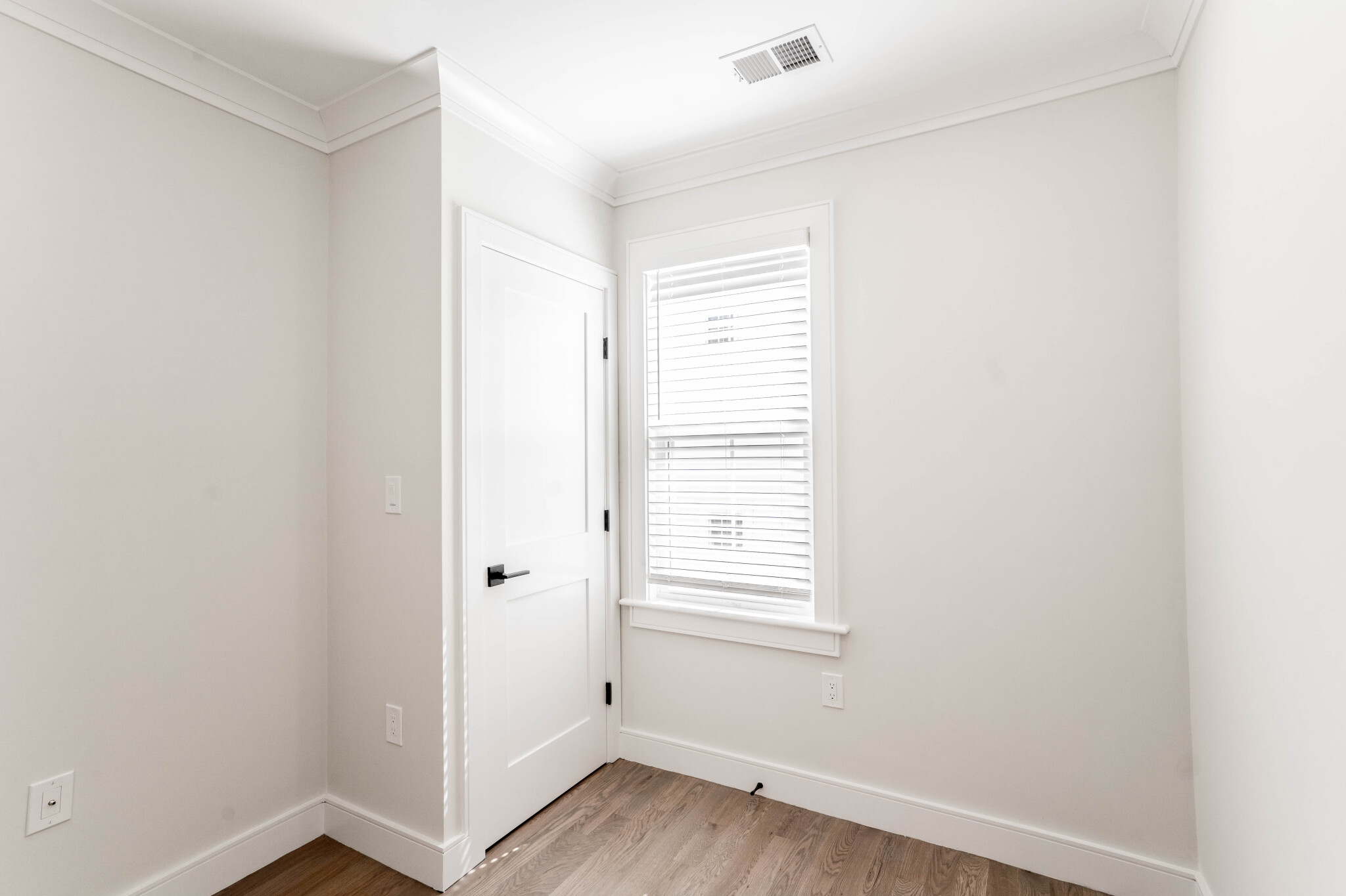 4 bed, 2 bath apartment for rent at 16 Atkins St Unit 1, Brighton — photo 6 of 11