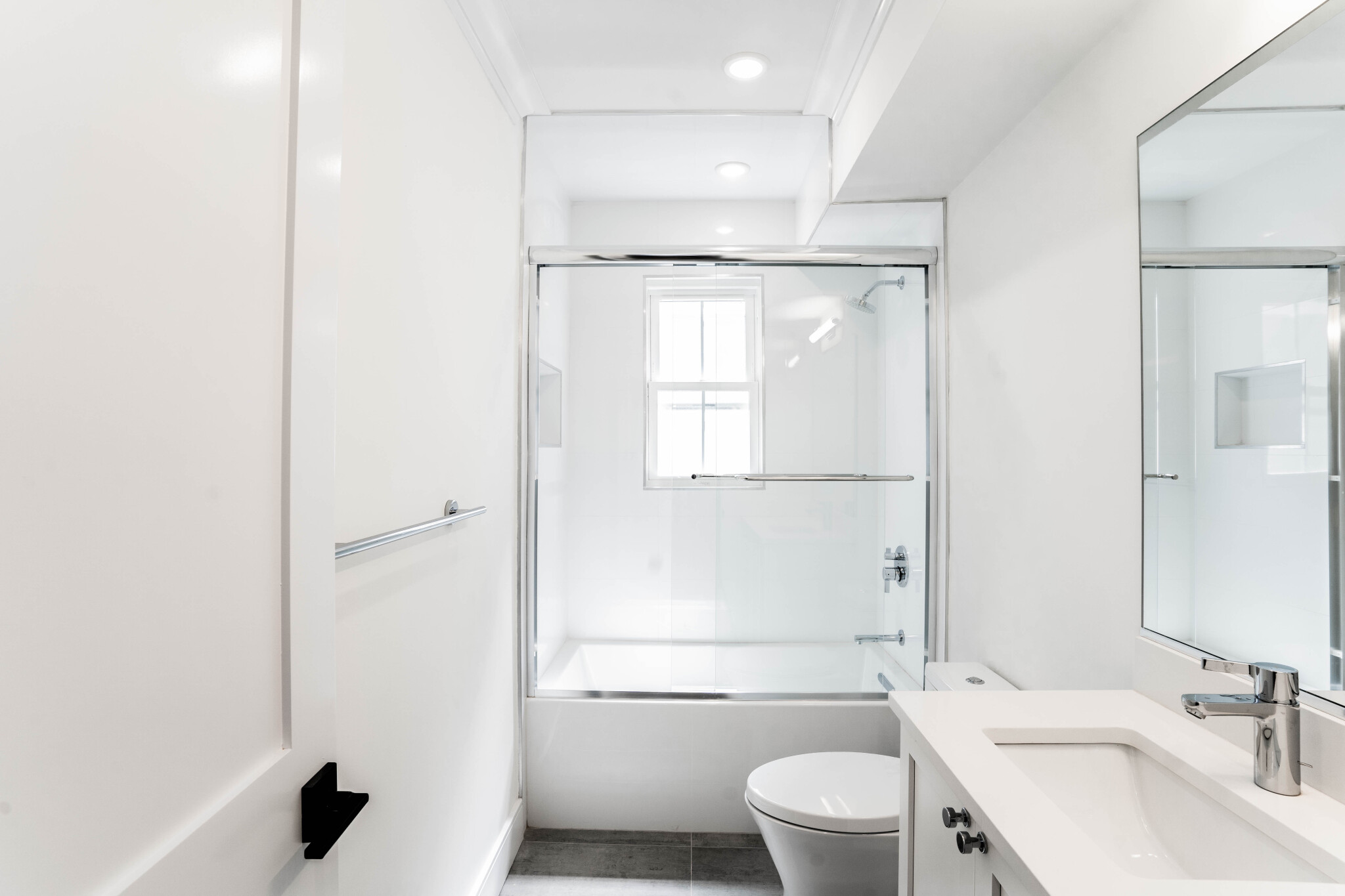 4 bed, 2 bath apartment for rent at 16 Atkins St Unit 1, Brighton — photo 3 of 11