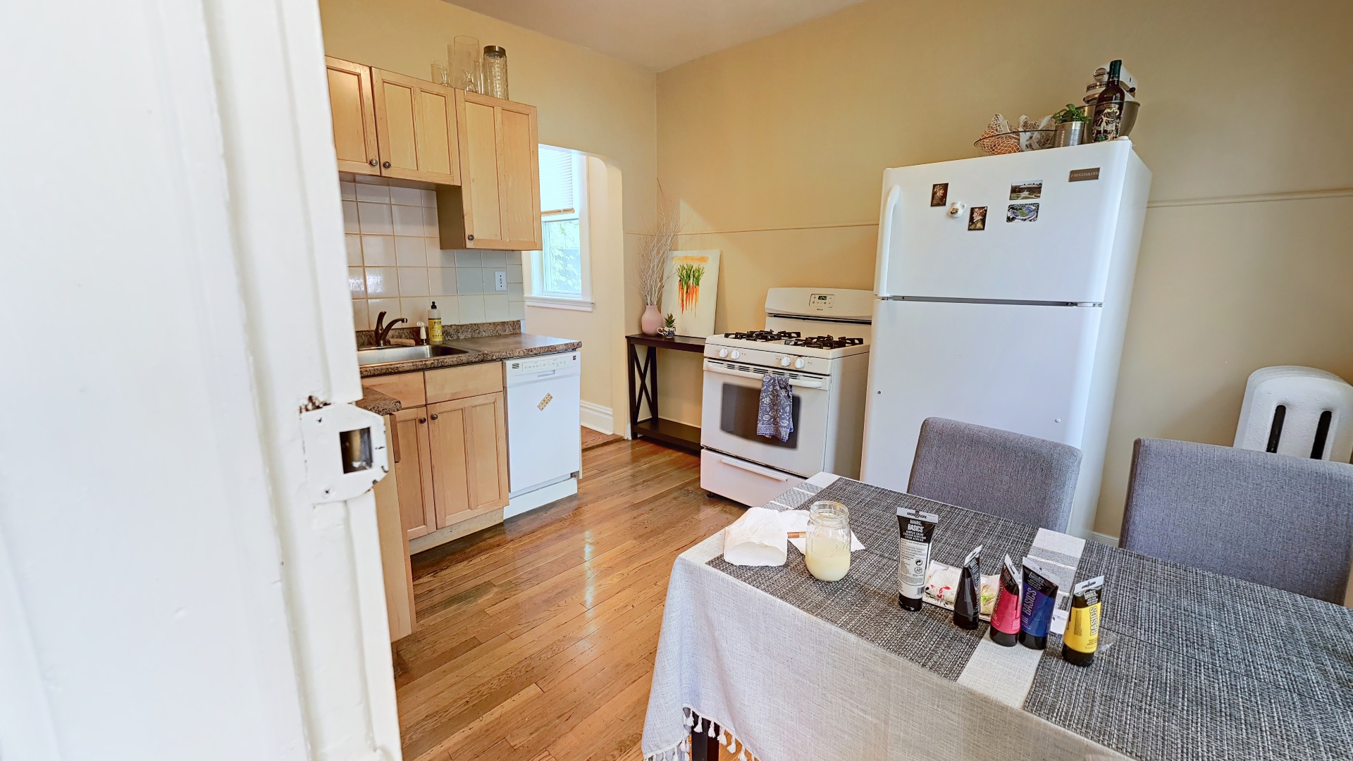3 bed, 1 bath apartment for rent at 53 Strathmore Unit 3, Brighton — photo 2 of 23