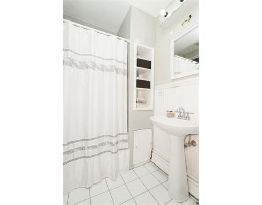 4 bed, 1 bath apartment for rent at 20 Sunset St Unit 1, Mission Hill — photo 4 of 8