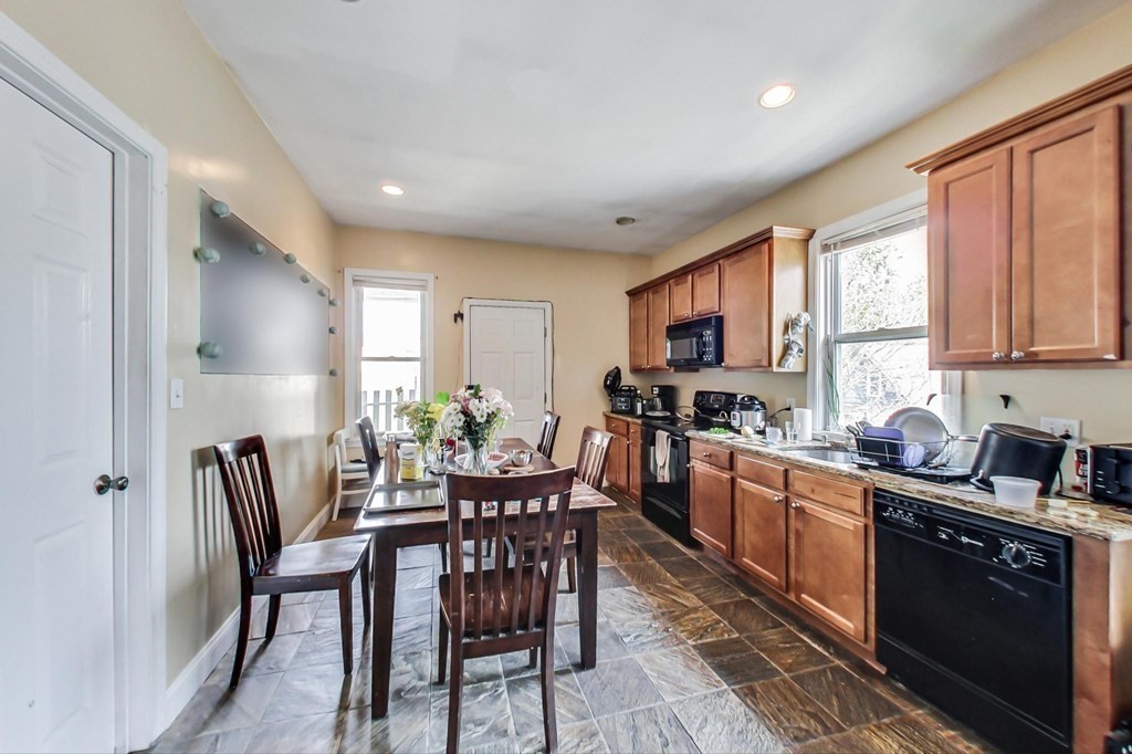 47 Hillside St, Mission Hill