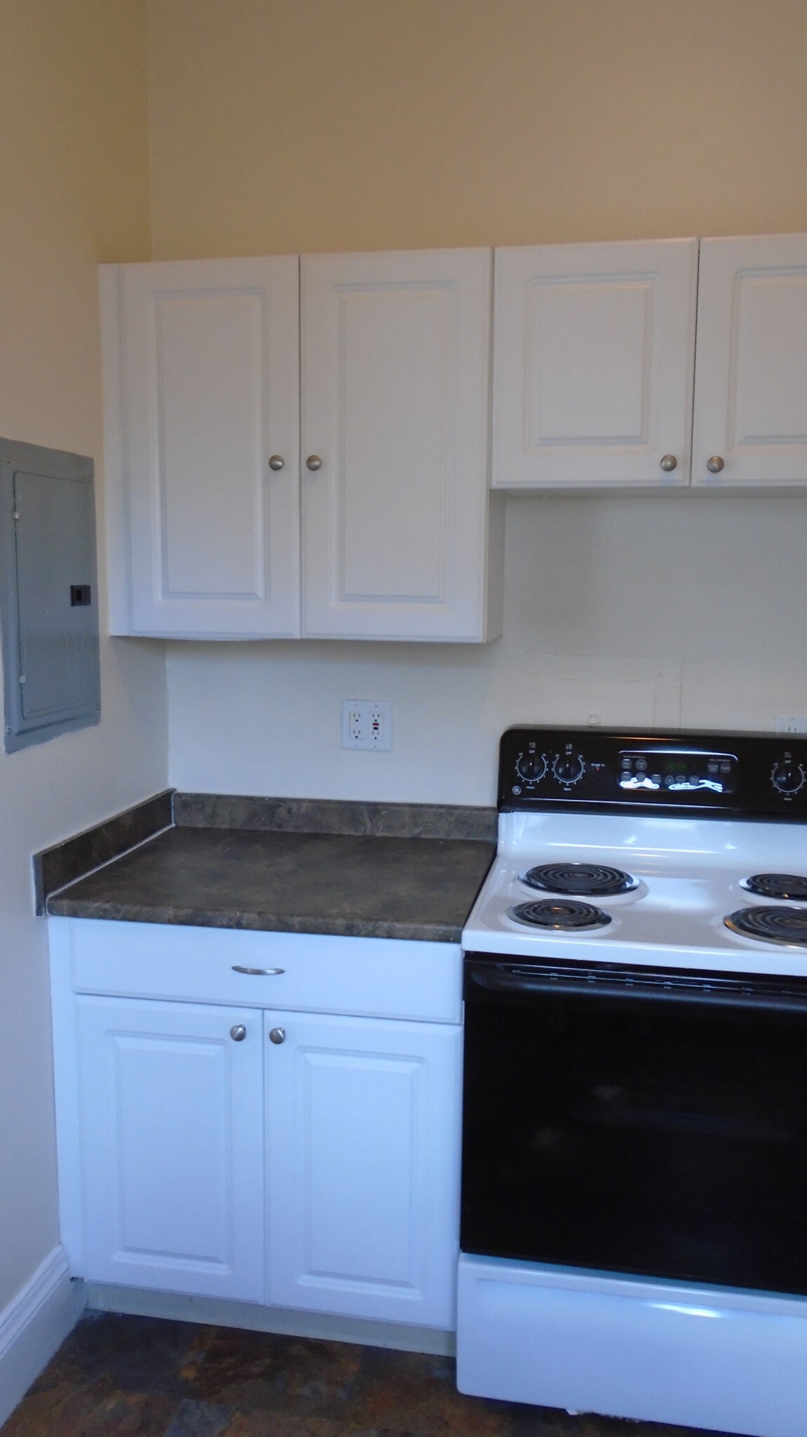 Studio bed, 1 bath apartment for rent at 1470 Beacon St Unit 49, Coolidge Corner — photo 4 of 16
