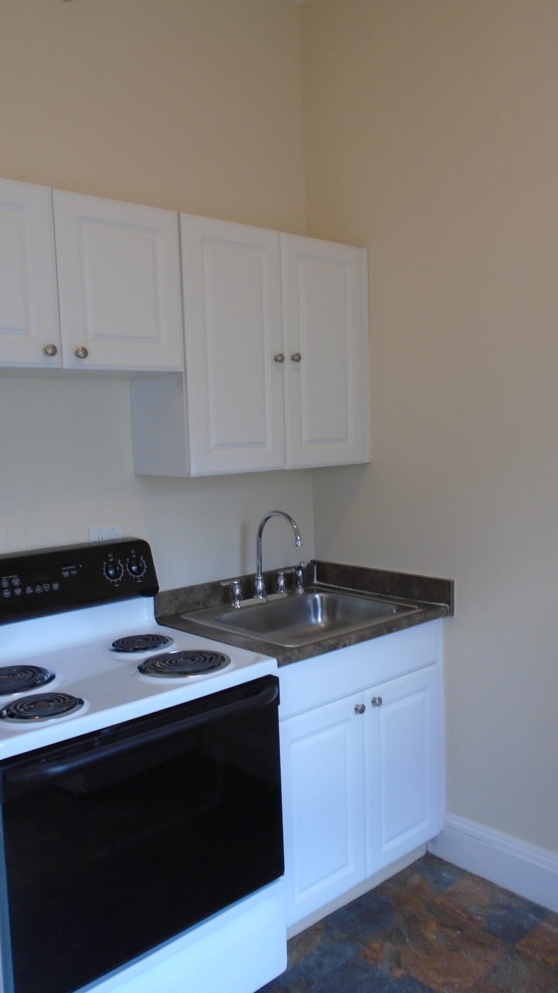 Studio bed, 1 bath apartment for rent at 1470 Beacon St Unit 49, Coolidge Corner — photo 5 of 16