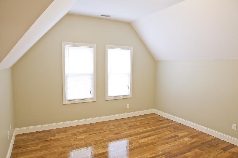 5 bed, 2 bath apartment for rent at 17 Imrie Rd Unit Two, Allston — photo 9 of 16