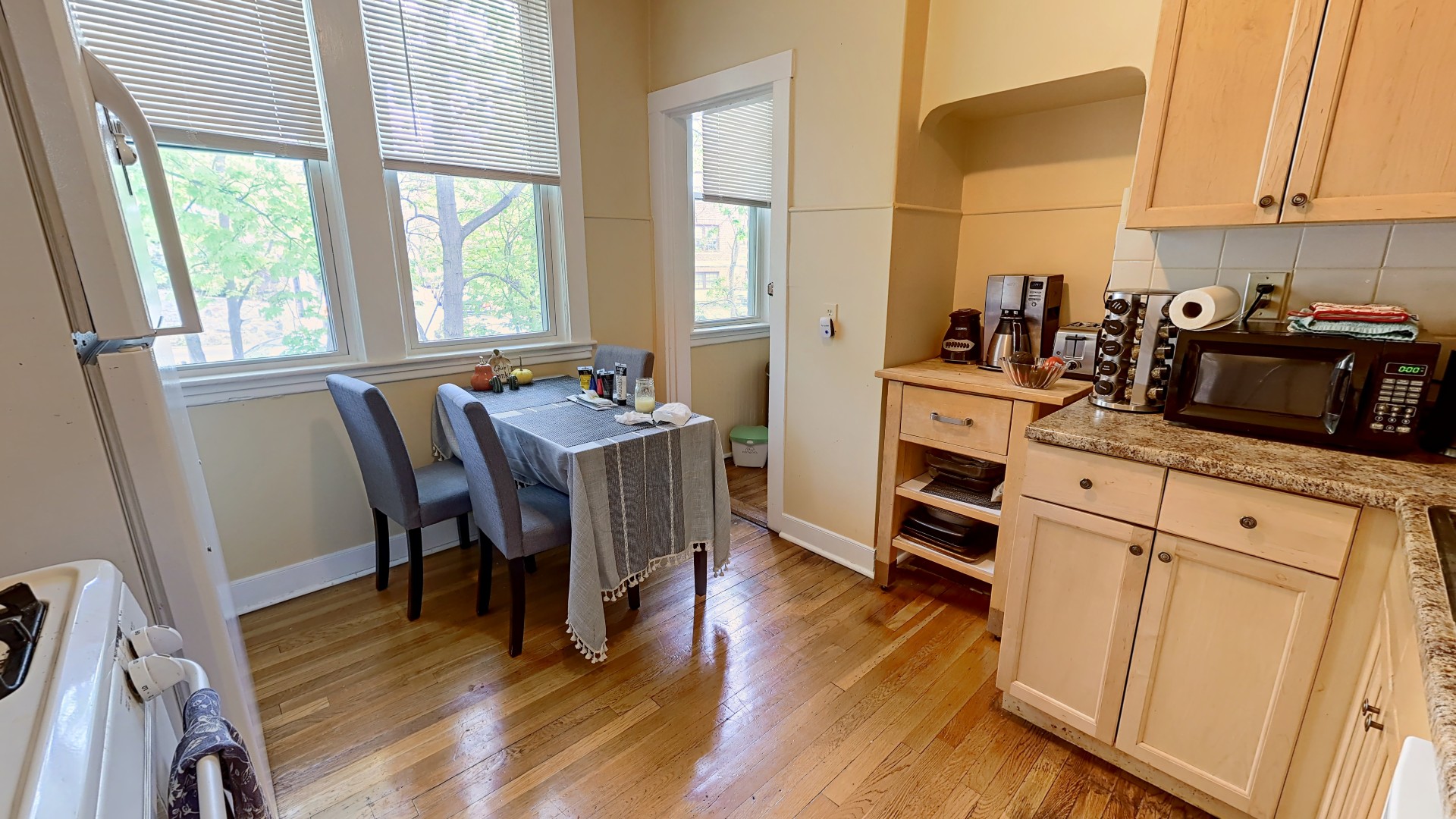 3 bed, 1 bath apartment for rent at 53 Strathmore Unit 3, Brighton — photo 4 of 23