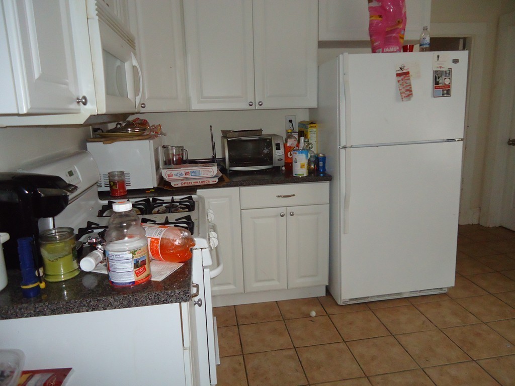6 bed, 2.5 bath apartment for rent at 5 Imrie Rd Unit 0, Allston — photo 3 of 4