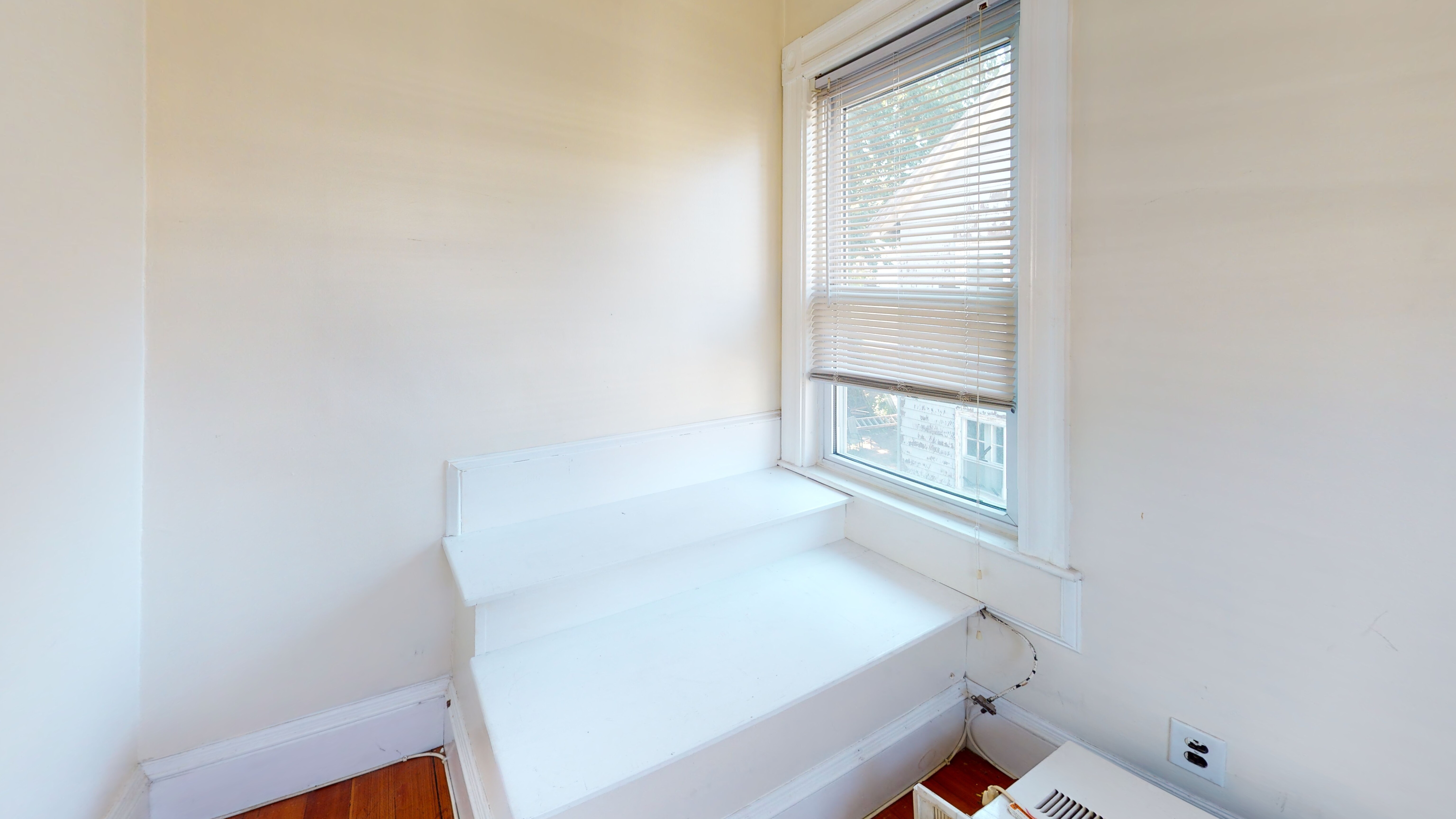 4 bed, 1.5 bath apartment for rent at 48 Fairbanks St Unit 2, Brighton — photo 7 of 11
