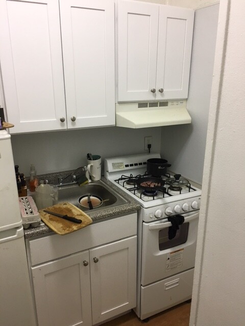 1 bed, 1 bath apartment for rent at 124 Allston St Unit SIDE, Allston — photo 5 of 8