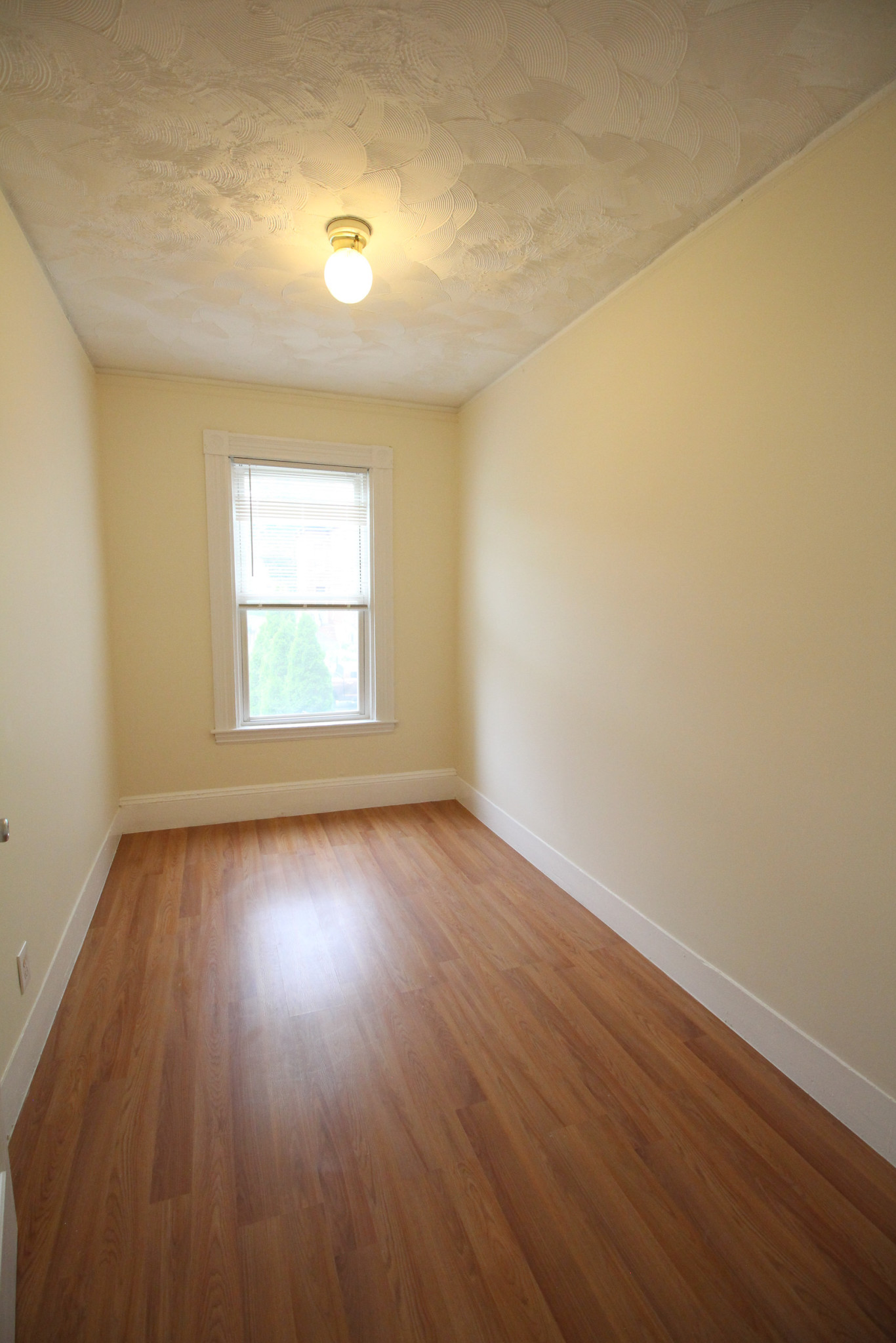 4 bed, 1 bath apartment for rent at 40 Forest St Unit 1, Roxbury — photo 12 of 21
