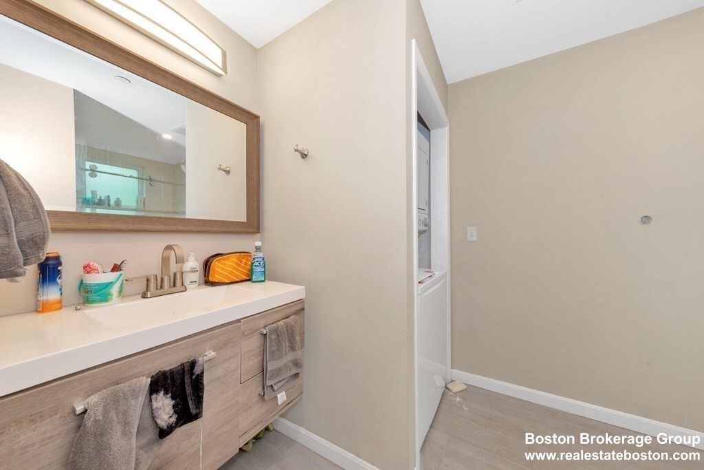 4 bed, 2 bath apartment for rent at 228 Calumet St Unit 2A, Mission Hill — photo 3 of 14